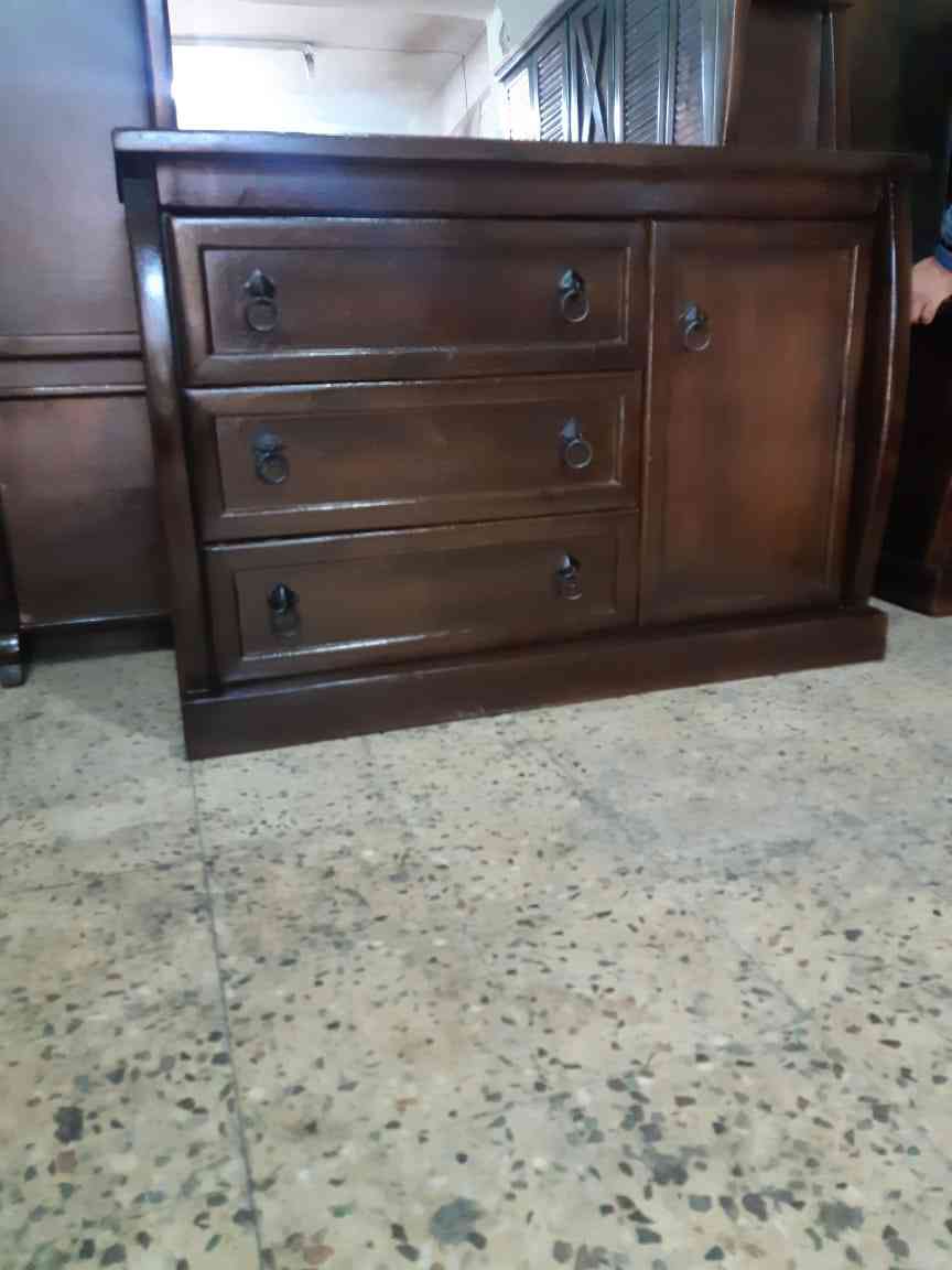 غرفه نوم ماستر خشب لاتيه تفصيل في حاله جيده
لا تنسَ أنك شاهدت هذا الإعلان في عنكبوت
غرفه نوم...