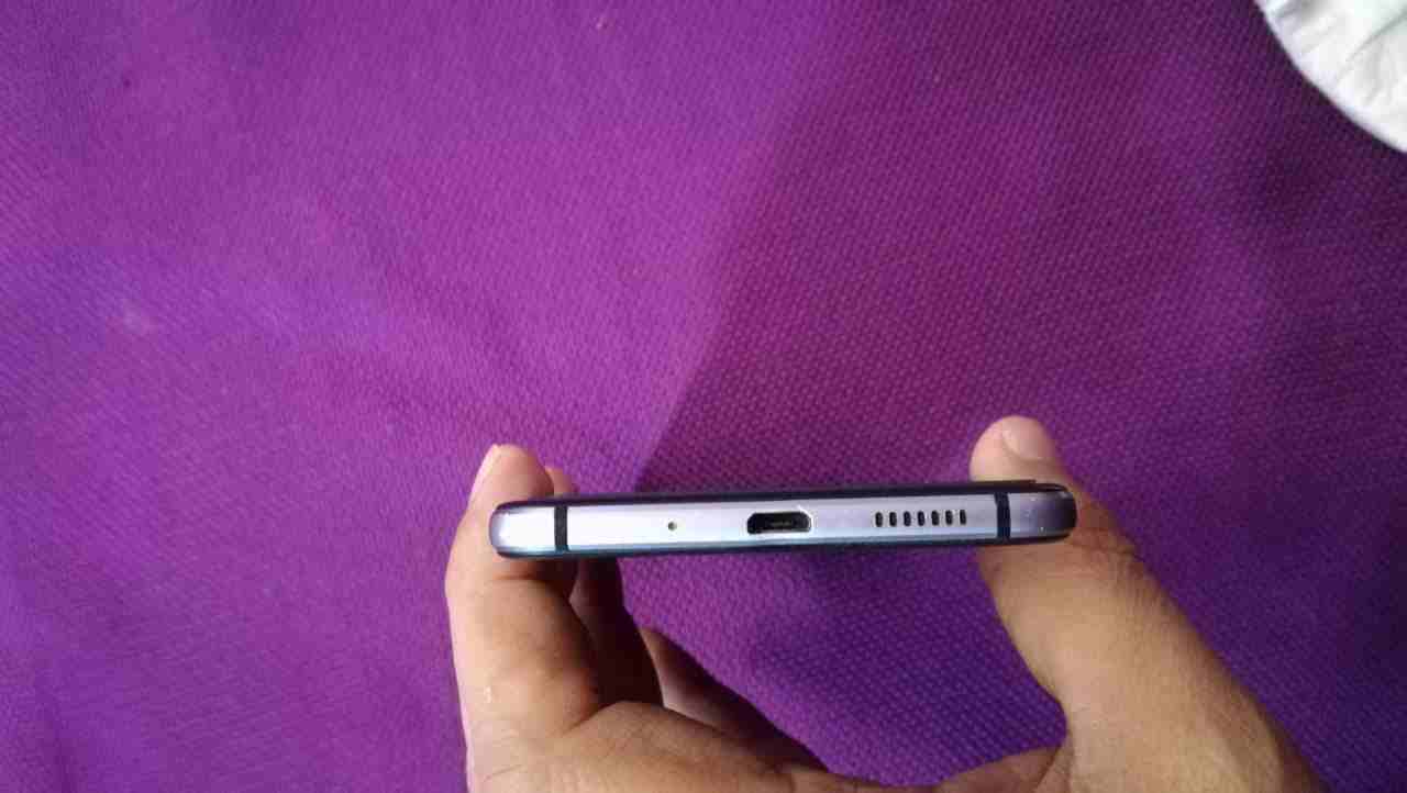 هواوي بي 10 لايت // p10 Lite
لا تنسَ أنك شاهدت هذا الإعلان في عنكبوت
معاه كرتونه شاحن با...