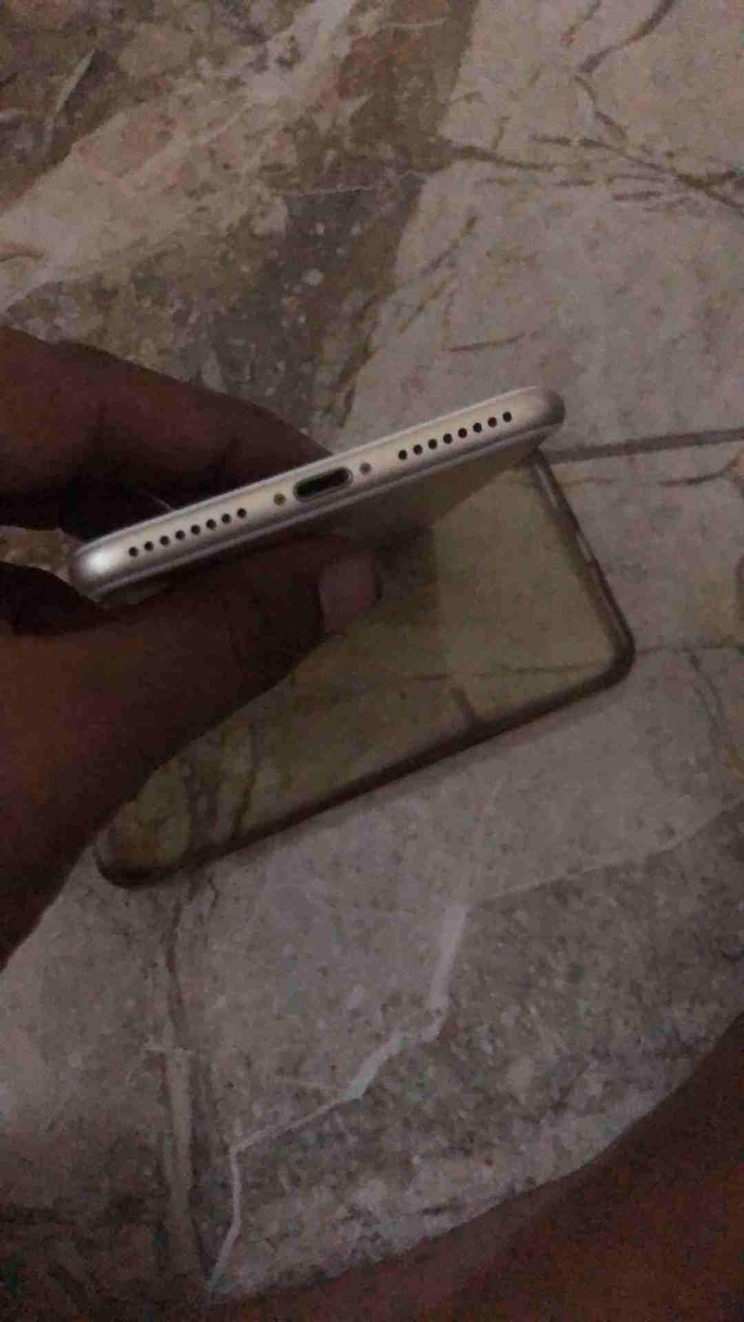 جهاز ايفون نضيف مشعوره الشاشه من تحت شعر صغير مش ملاحظ                                            


	 				لا تنسَ أنك شاهدت هذا الإعلان في عنكبوت            
	 				
                            ال...