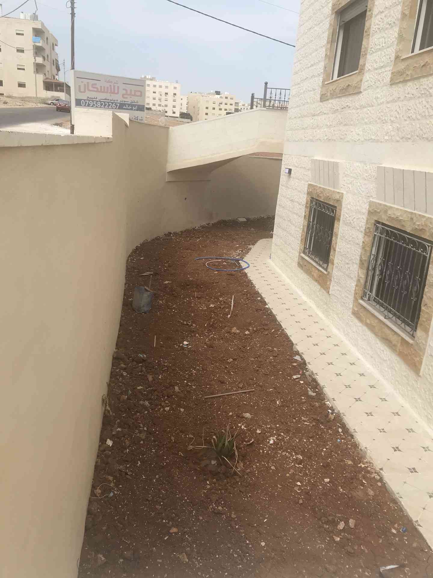 شقق للبيع في طبربور مساحات و طوابق مختلفه من المالك مباشره
لا تنسَ أنك شاهدت هذا الإعلان في عنكبوت...