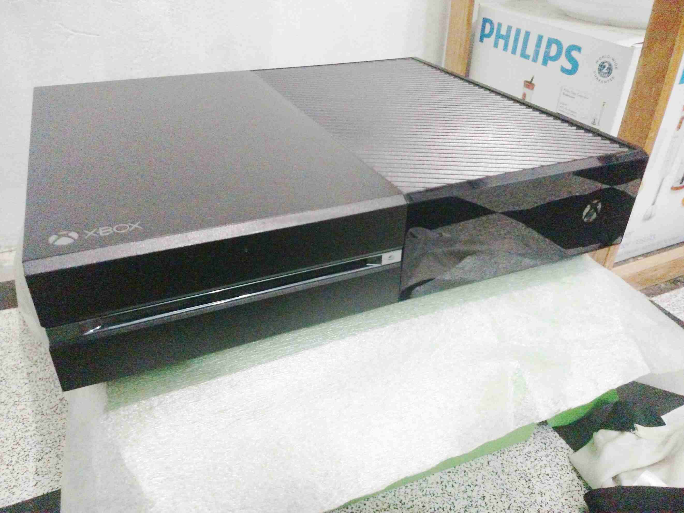 xbox One (Mint Condition wit 02 controllers 04 Games) box with all accessories
لا تنسَ أنك شاهدت هذا الإعلان في عنكبوت...