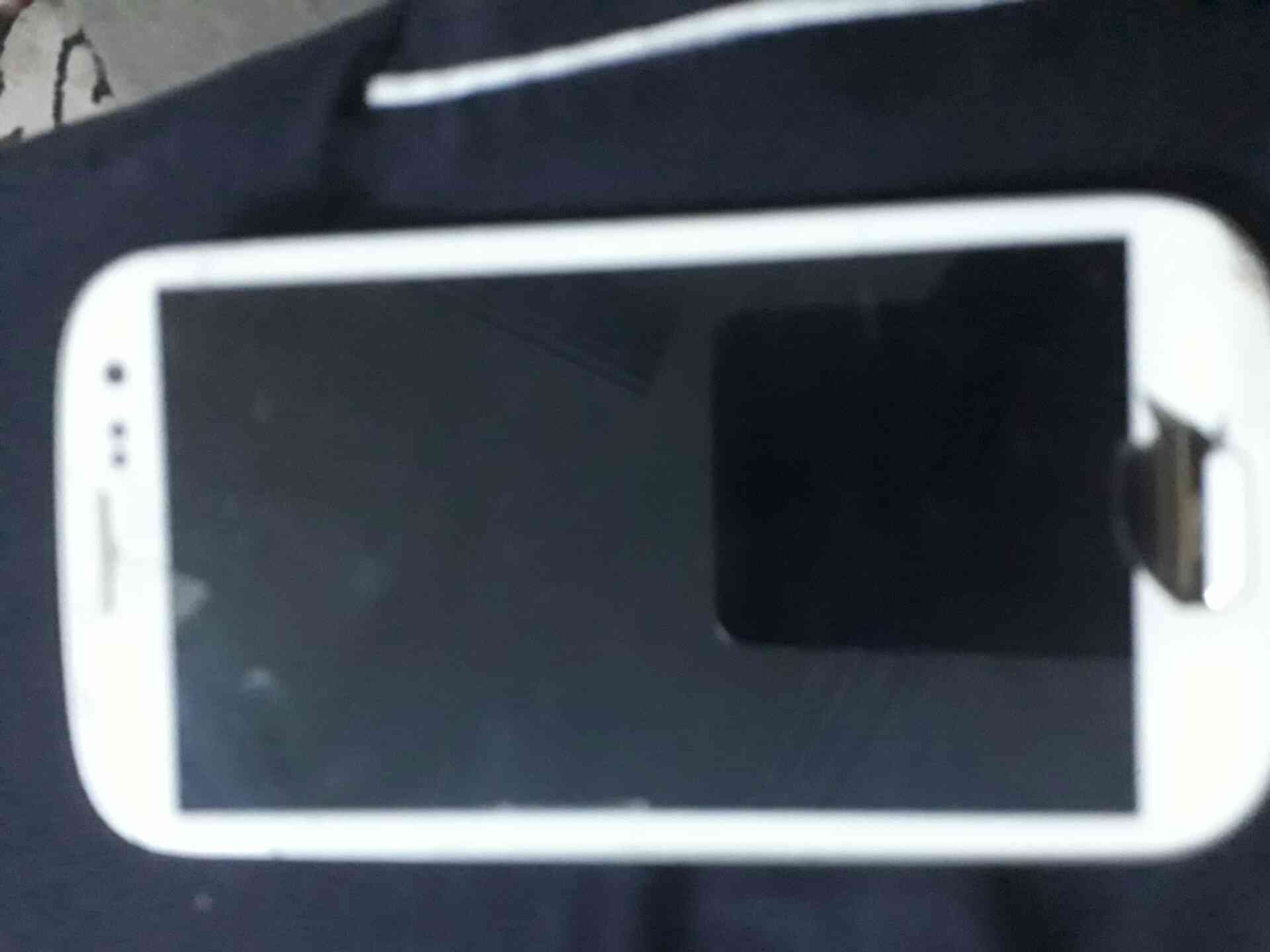 جوال s3
لا تنسَ أنك شاهدت هذا الإعلان في عنكبوت
فيه خدوش بصيته...