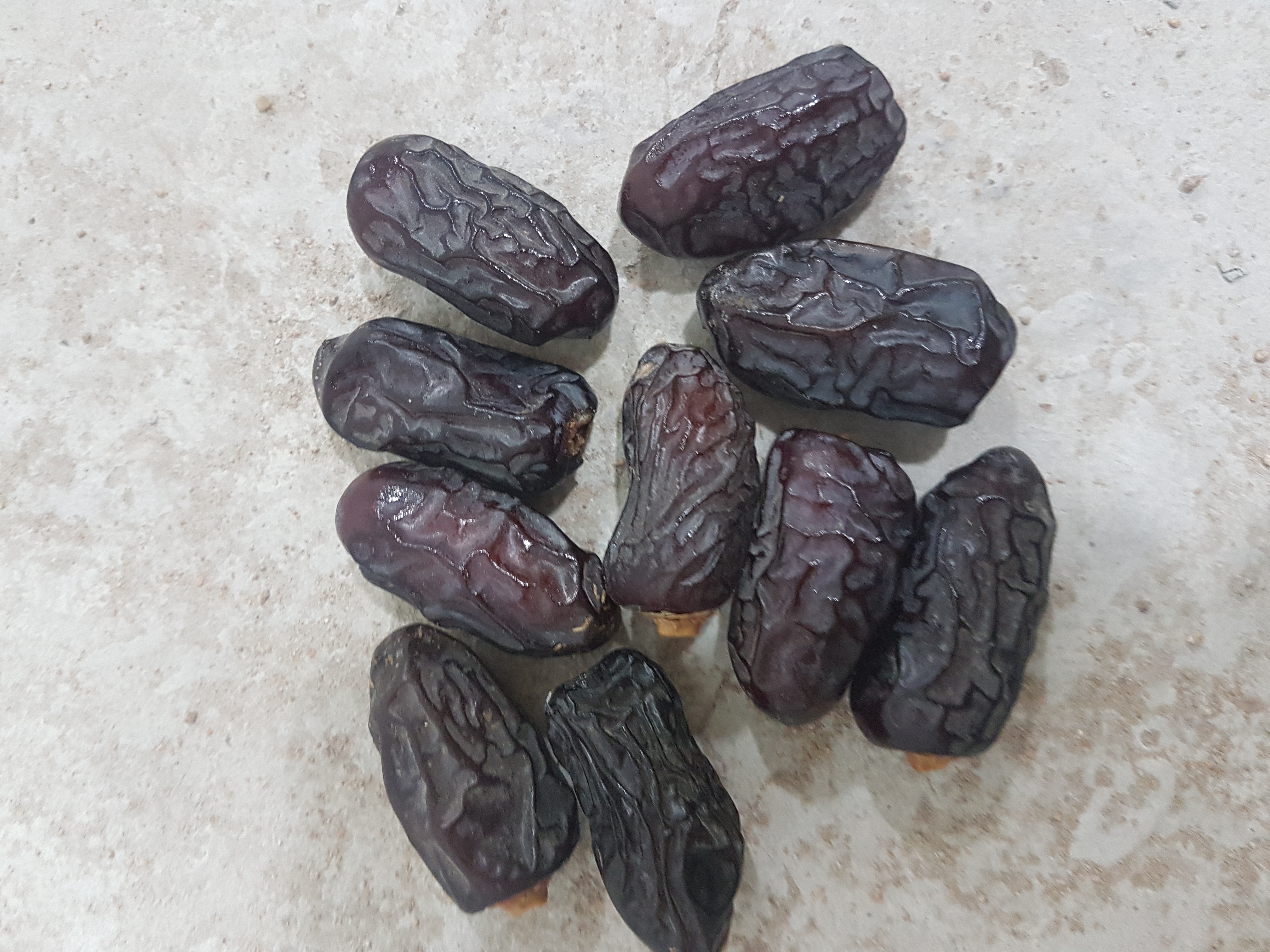 تمر عجوه وصفاوي وعنبره وصقعي للبيع بالجمله
لا تنسَ أنك شاهدت هذا الإعلان في عنكبوت
تمر عجوه ا...