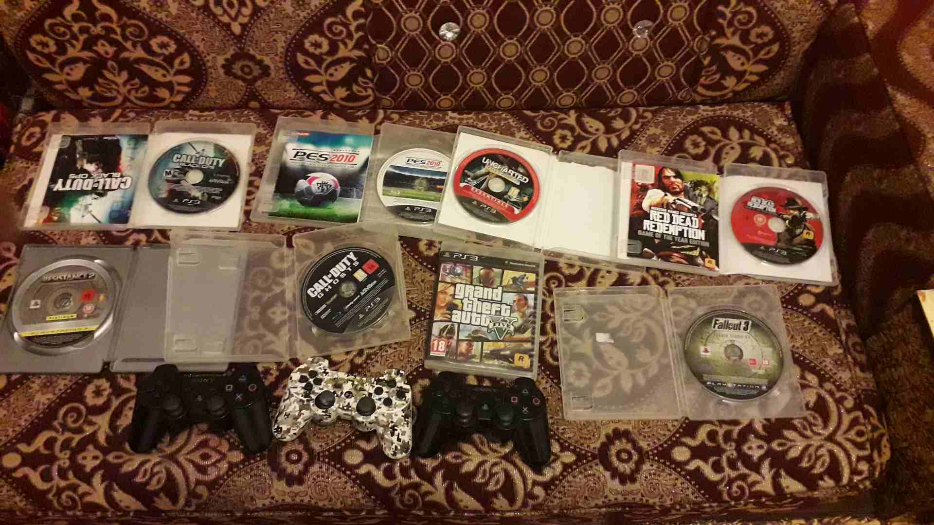 بلايستيشن 3 سوبر سليم سعة 150 جيجا مع جميع اسلاكها
لا تنسَ أنك شاهدت هذا الإعلان في عنكبوت
يد من...