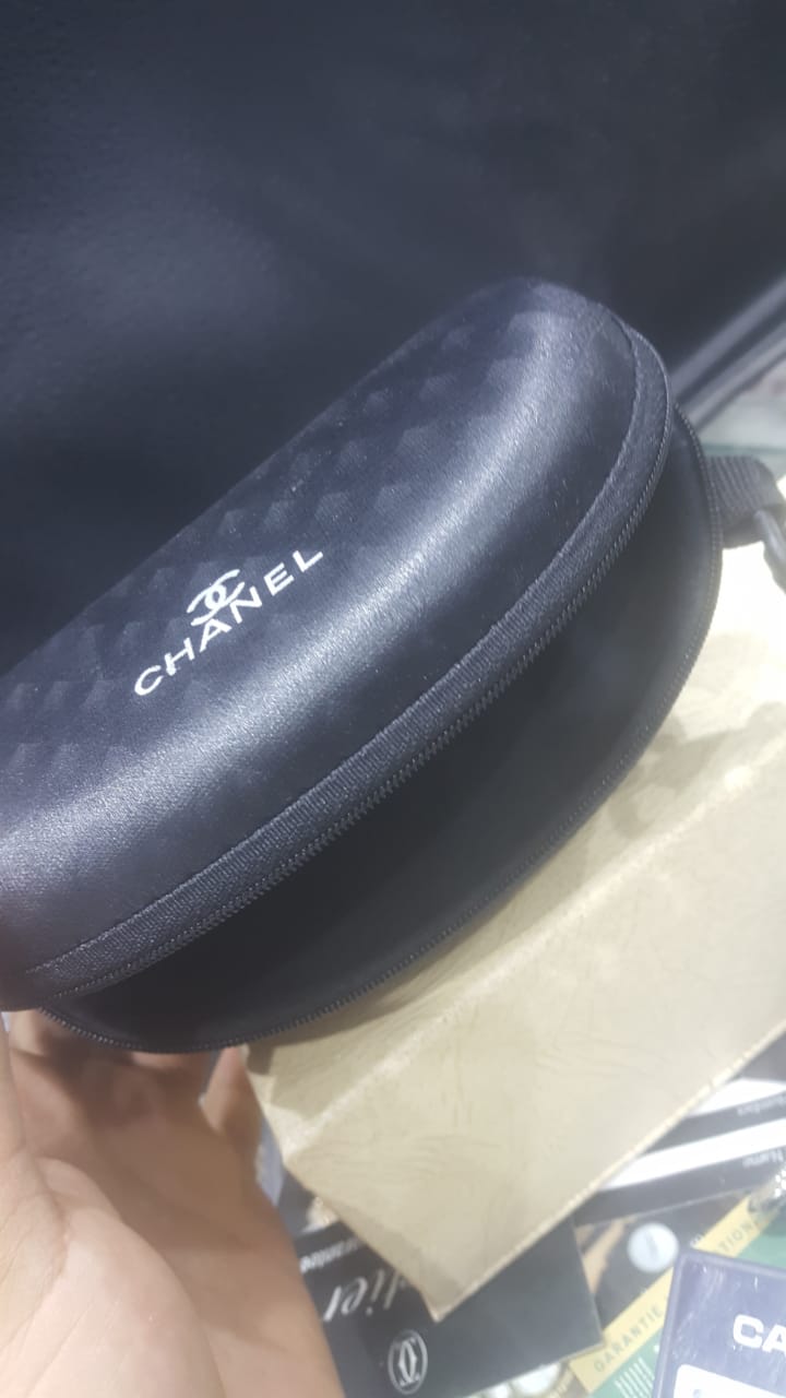 نظارات شانيل جمله ومفرق                                            


	 				لا تنسَ أنك شاهدت هذا الإعلان في عنكبوت            
	 				
                                CHANEL
نظارات ماركة شانيل
ن...