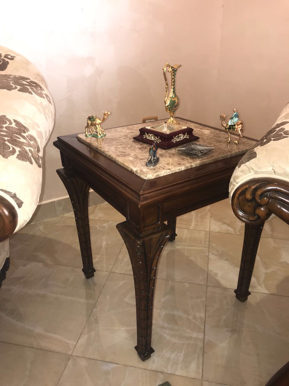 طقمين كنب فاخر مع طاولاته
لا تنسَ أنك شاهدت هذا الإعلان في عنكبوت
طقمين كنب كل واحد على حدا م...