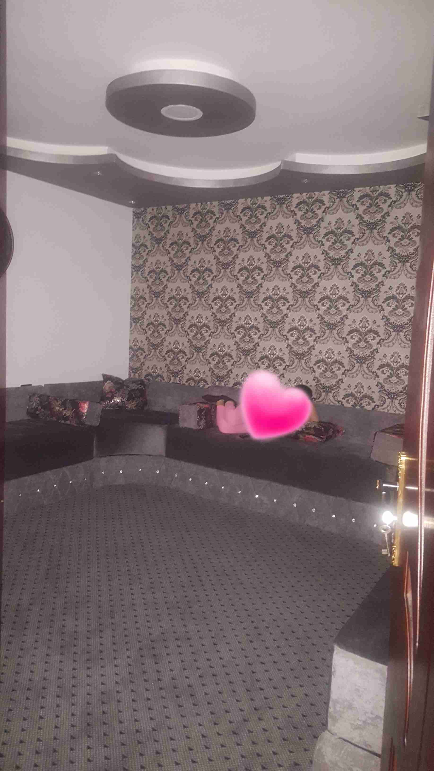 ركنه للبيع حرف يو تقريبا تقريبا 10 متر خشب زان محمل تناسب الجميع
لا تنسَ أنك شاهدت هذا الإعلان في عنكبوت...