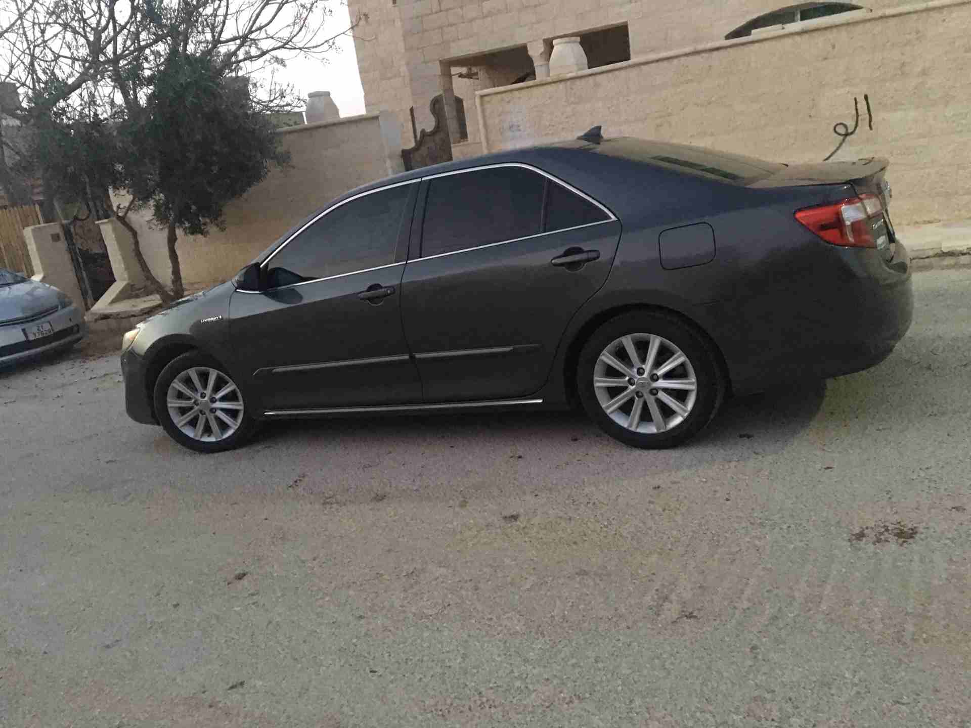 كامري 2012 للبيع                                            


	 				لا تنسَ أنك شاهدت هذا الإعلان في عنكبوت            
	 				
                            كامري 2012
اعلى صنف 5 ازرار 
اللون فيران...