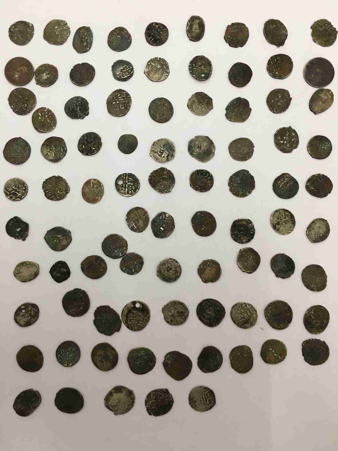 قطع  نقدية معدنية قديمة                                            


	 				لا تنسَ أنك شاهدت هذا الإعلان في عنكبوت            
	 				
                                حسب الموجود فالصور
أمريكي , ف...
