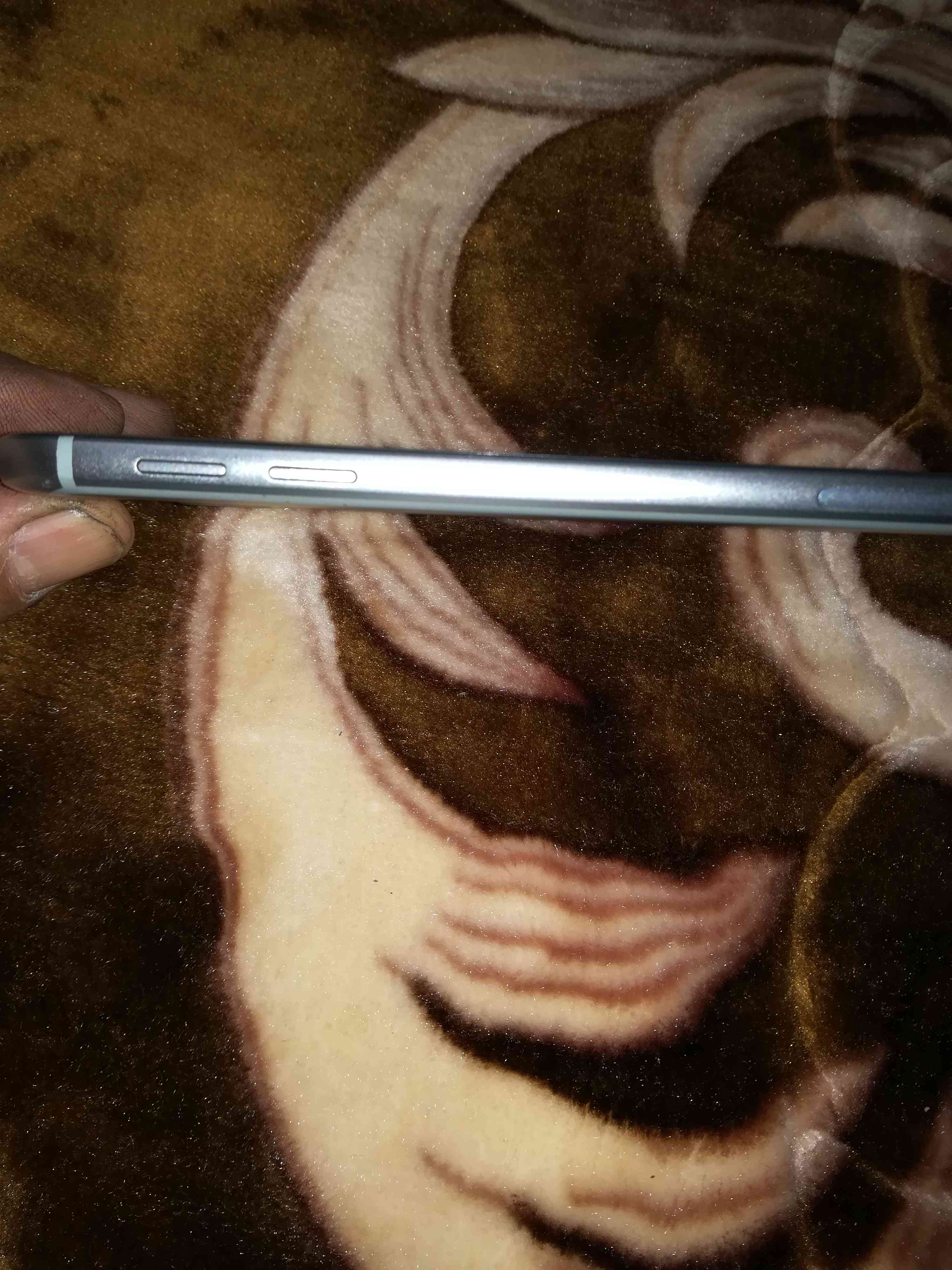 تلفون سامسونج
لا تنسَ أنك شاهدت هذا الإعلان في عنكبوت
تلفون سامسونج جلاكسي A8 لون سلفر التليف...