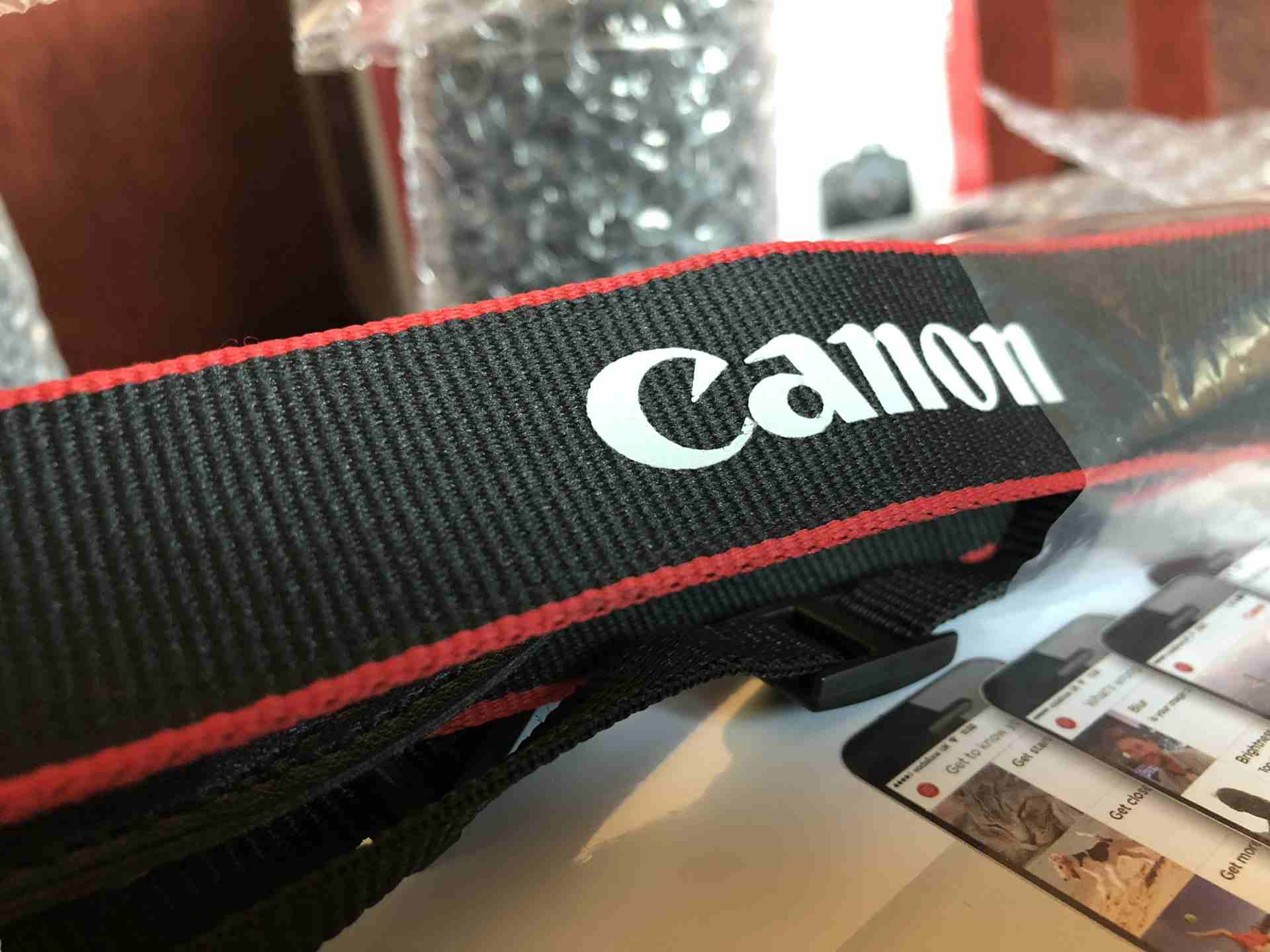 Canon 750D كانون
لا تنسَ أنك شاهدت هذا الإعلان في عنكبوت
كانون 750D بحال الوكالة بالكرتونة
يا دوب...