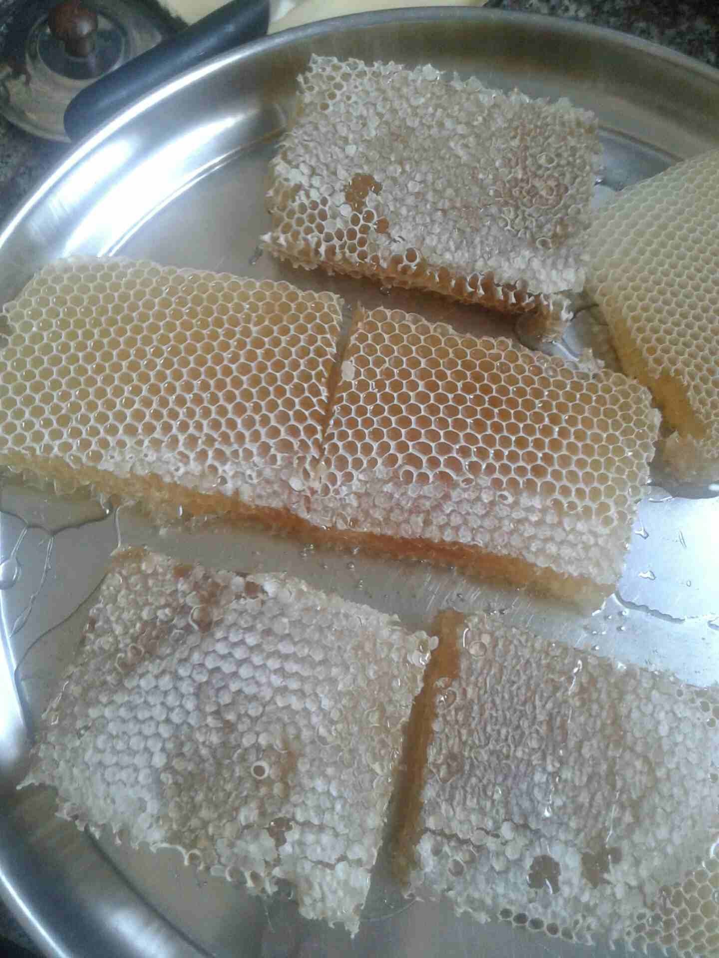 عسل بلدي عسل الشهد عرض نهاية الموسم نصف الكيلو خمس دنانير
لا تنسَ أنك شاهدت هذا الإعلان في عنكبوت...