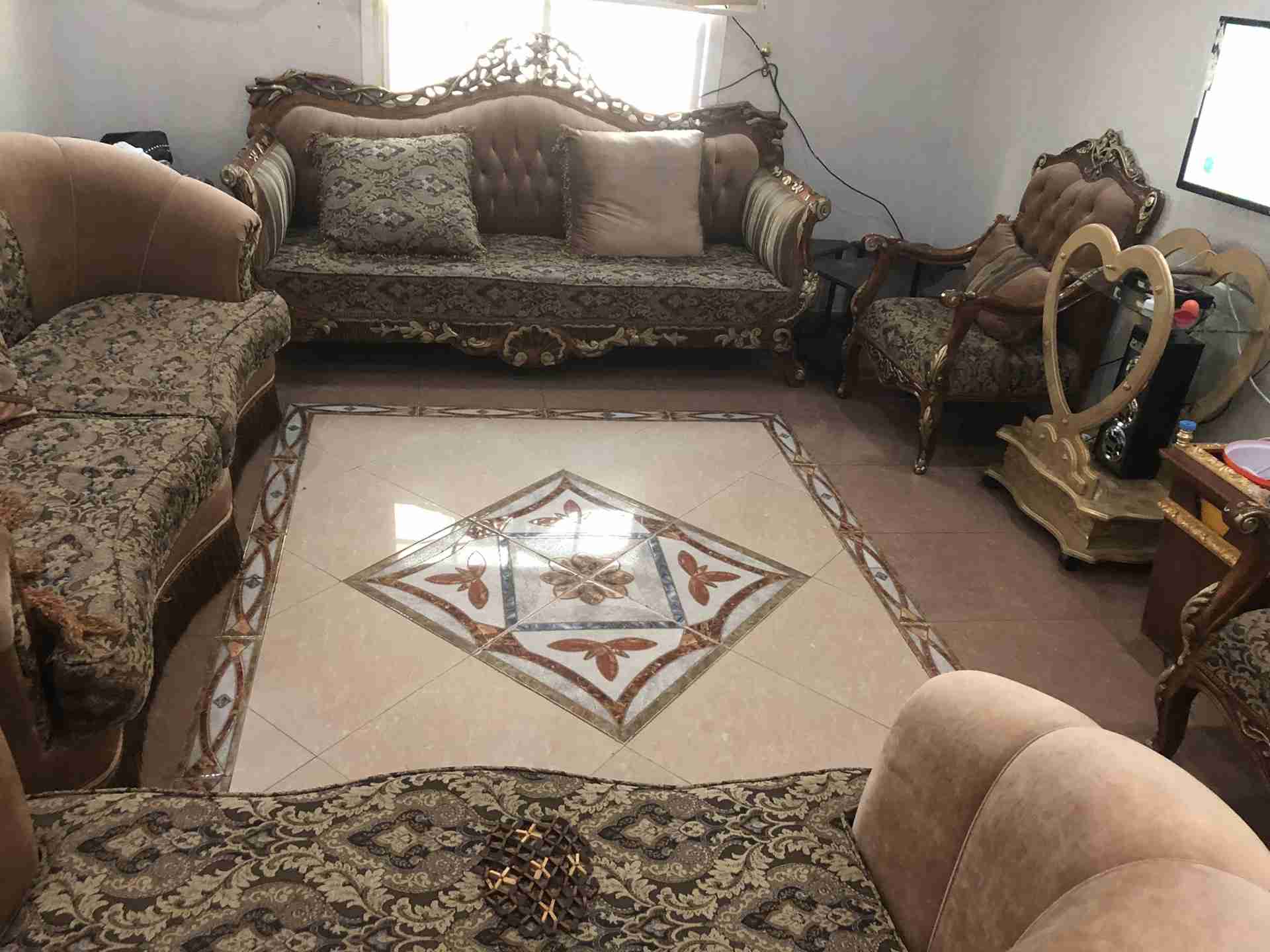 مجلس تركي
لا تنسَ أنك شاهدت هذا الإعلان في عنكبوت
كتاب مكون من خمس قطع وطاولات2
للأمانة يحتاج...