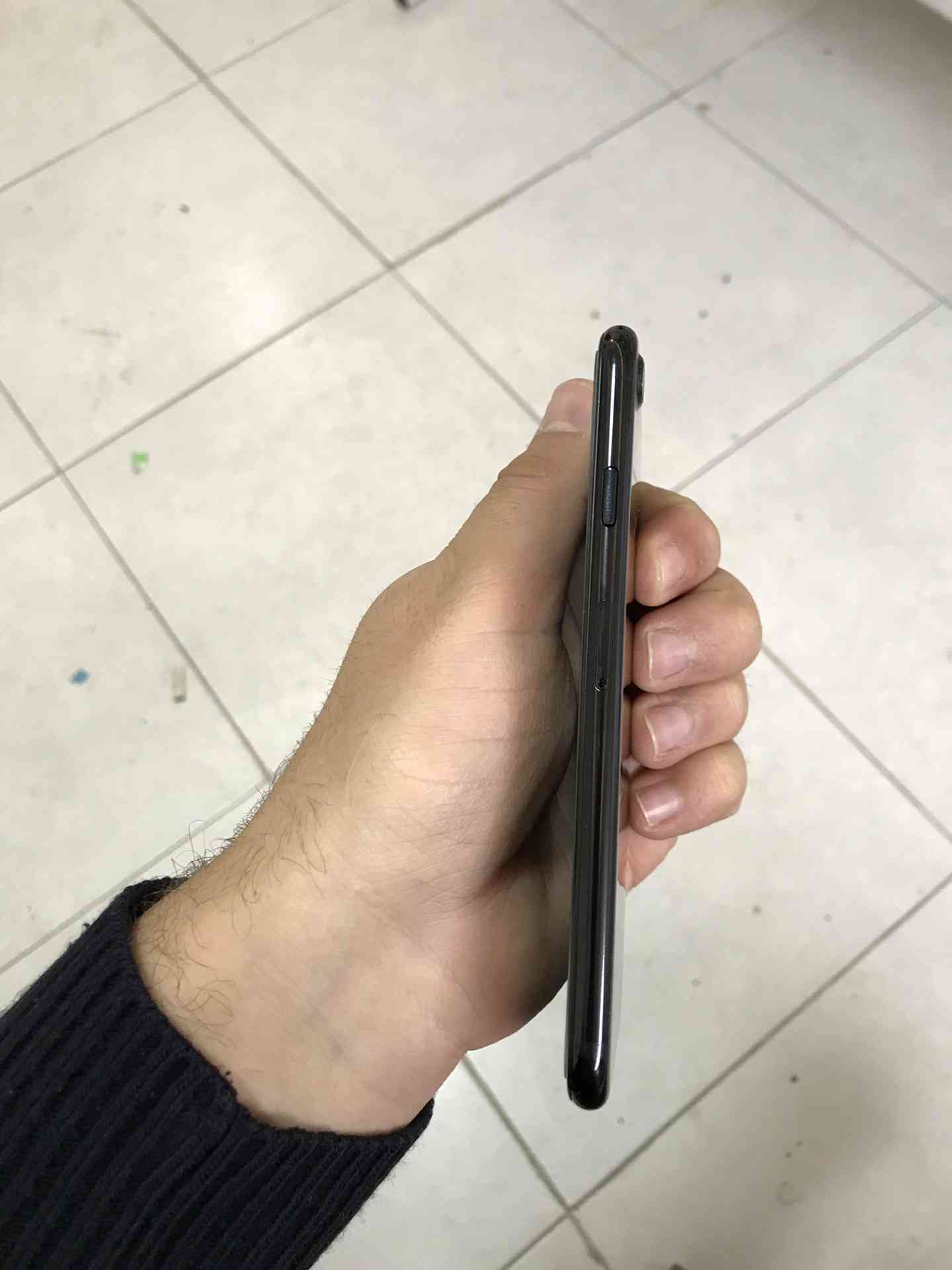iPhone 7 jet black 128GB ولا قحطة                                            


	 				لا تنسَ أنك شاهدت هذا الإعلان في عنكبوت            
	 				
                                iPhone 7 128GB
اسود...