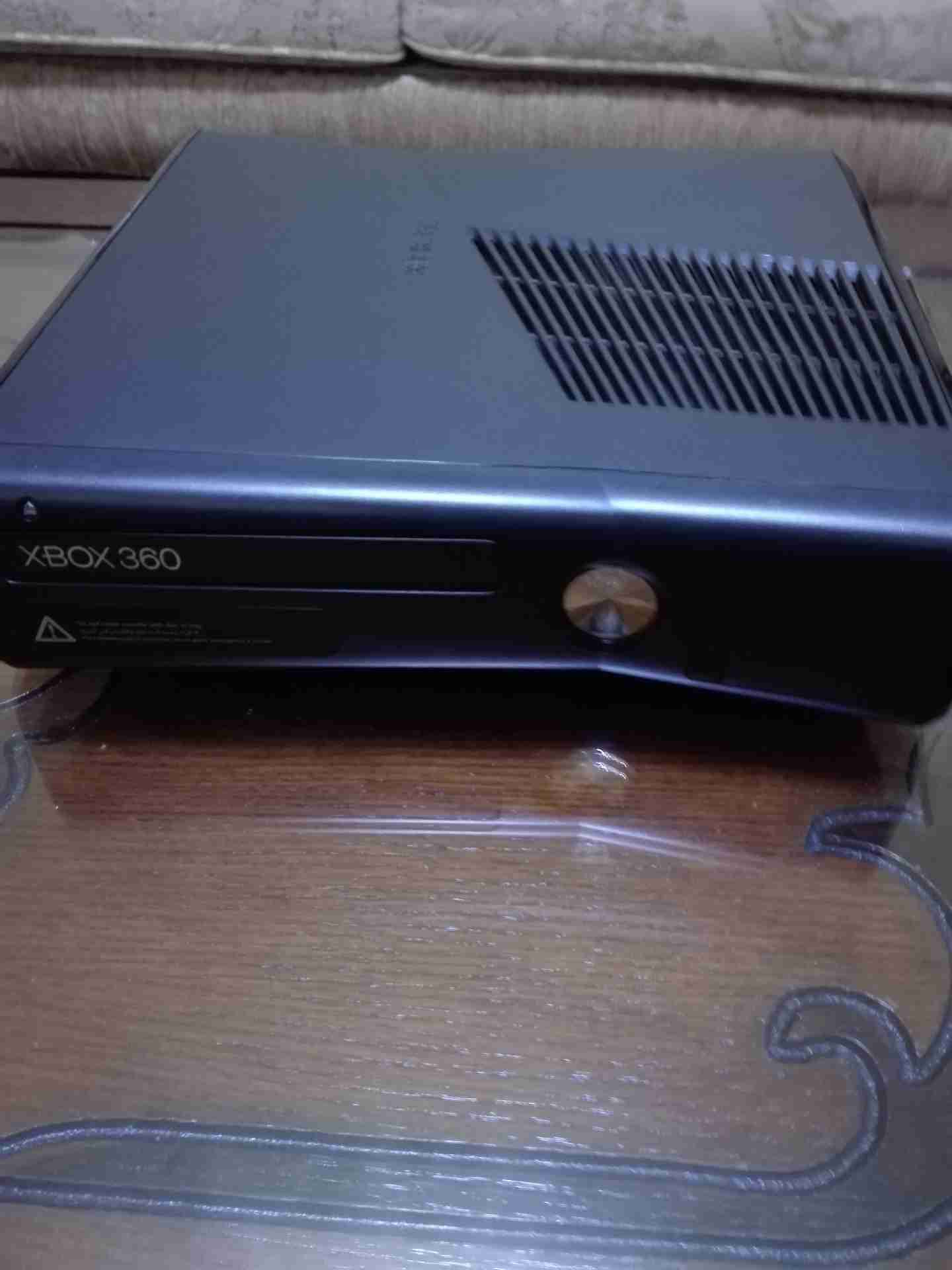 xbox 360 slim للبيع معدلة
لا تنسَ أنك شاهدت هذا الإعلان في عنكبوت
Xbox 360 slim معدلة عليها 4...