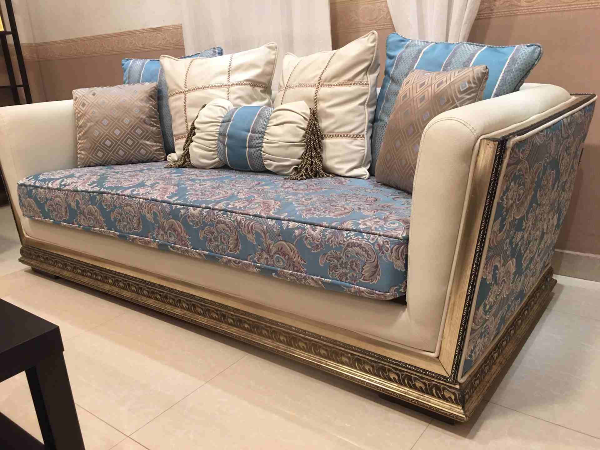 كنب مودرن بلمسه كلاسيكيه مستورد من شركة النافع
لا تنسَ أنك شاهدت هذا الإعلان في عنكبوت
السلام علي...