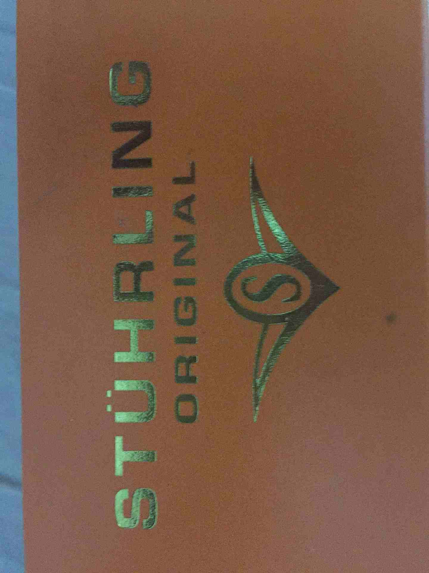 ساعه من أمريكا
لا تنسَ أنك شاهدت هذا الإعلان في عنكبوت
ساعه اصليه وليست كوبي من أمريكا ، مستعمله...