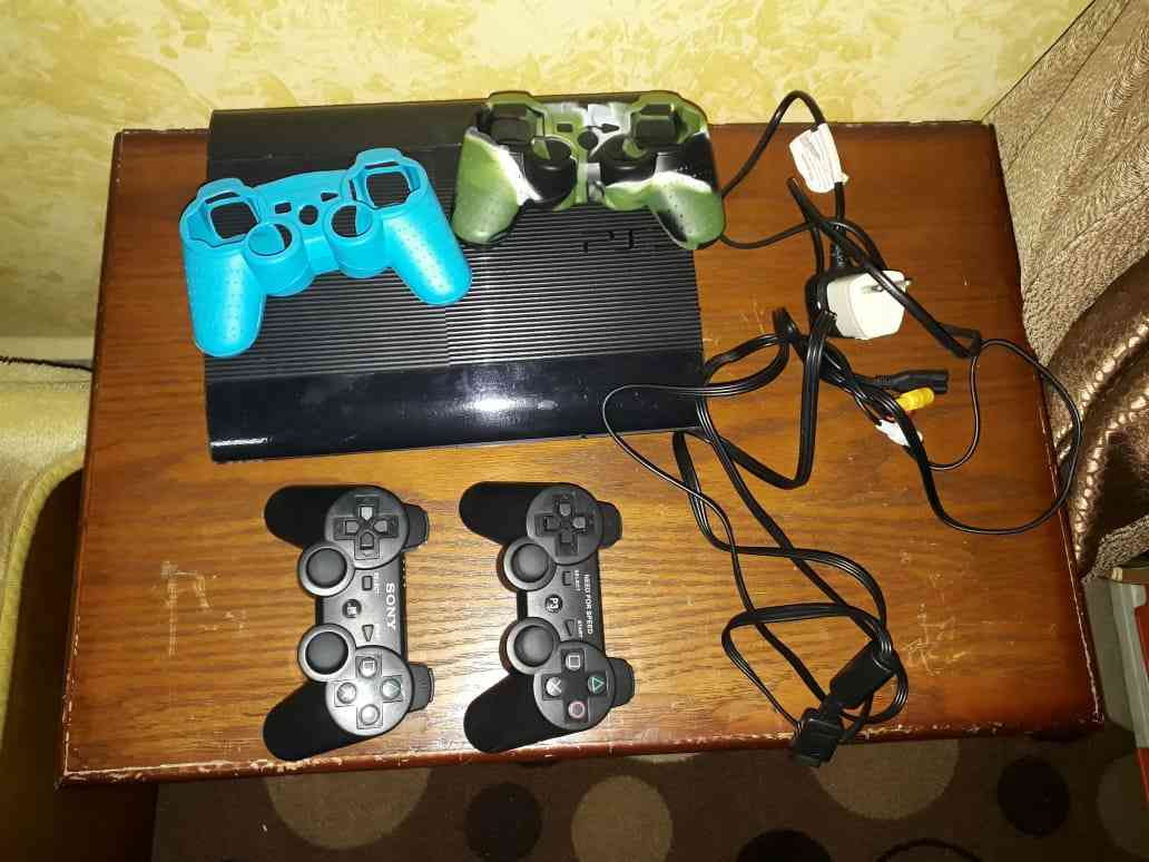بلايستيشن شبه جديده سوبر سلم 500GB
لا تنسَ أنك شاهدت هذا الإعلان في عنكبوت
موجود فيه 35 لعبه...