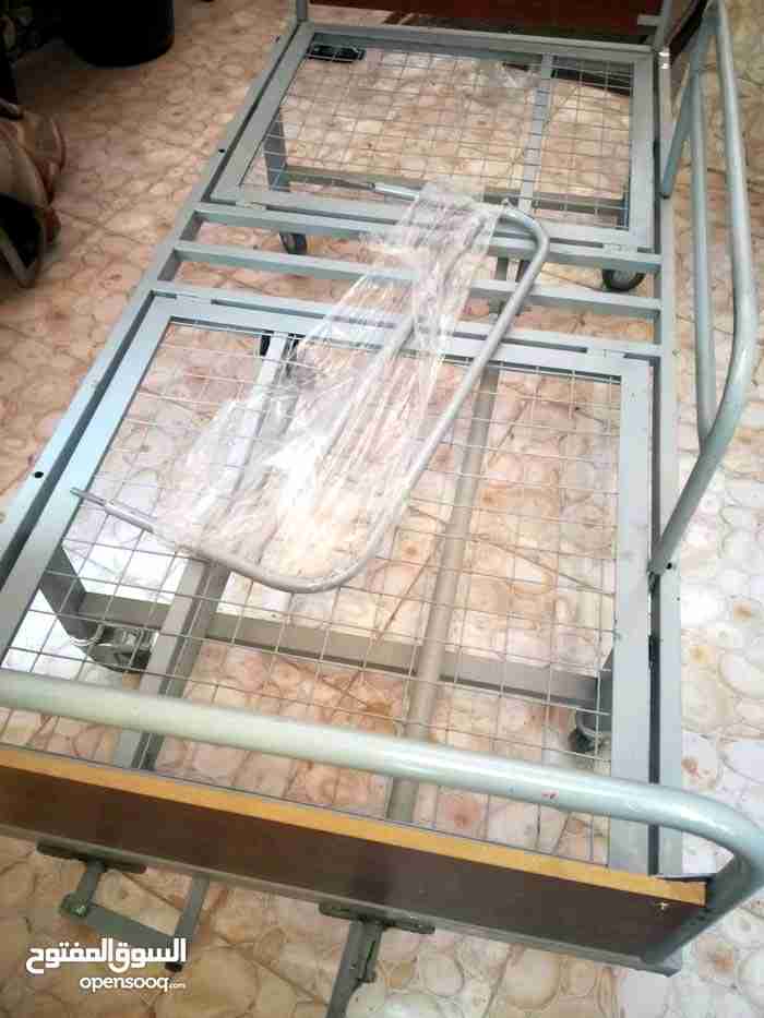 تخت طبي مفرد ونص (عجلات) مع مقابض تحكم يدوي فرشة مساج لعلاج تقرحات (العقبة)
لا تنسَ أنك شاهدت هذا الإعلان في عنكبوت...