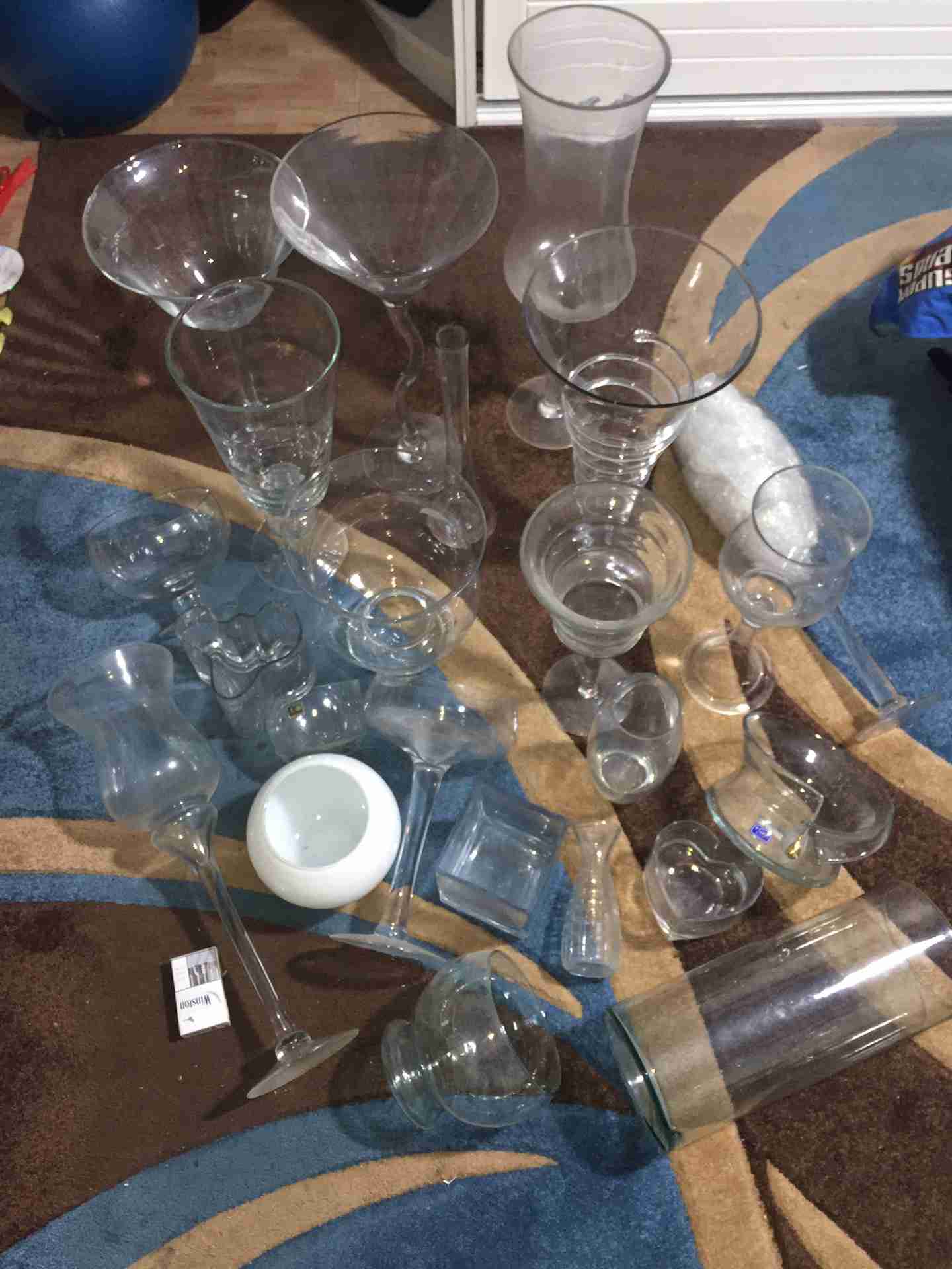فازات ( مزهريات ) زجاجية للبيع
لا تنسَ أنك شاهدت هذا الإعلان في عنكبوت
فازات زجاجية للبيع
نو...