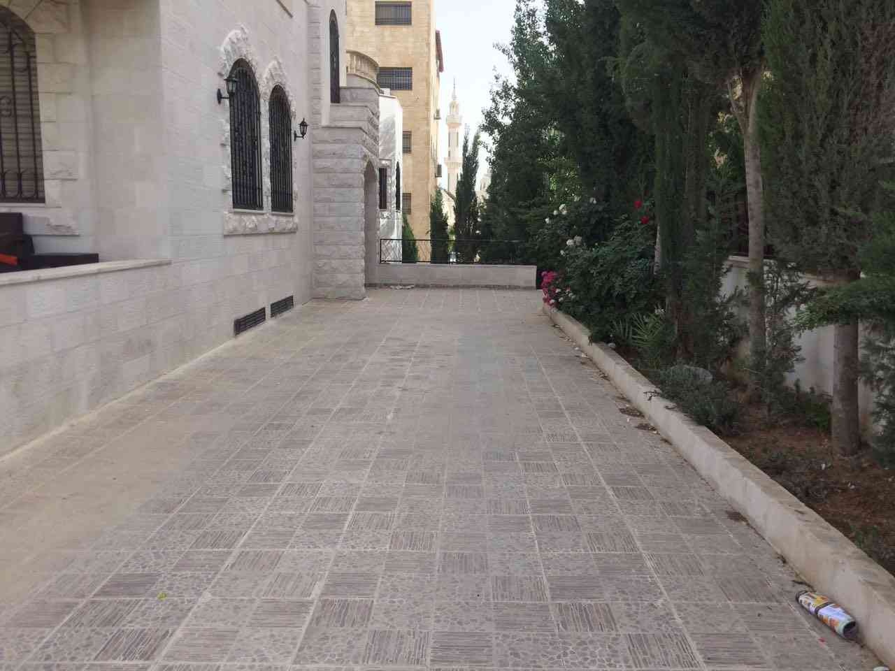 الجبيهه فيلا مستقله فخمه جدا جدا موقع مميز ارض 1050م بناء 650م
لا تنسَ أنك شاهدت هذا الإعلان في عنكبوت...