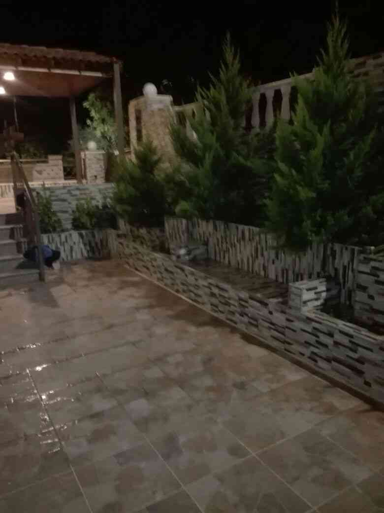 شقة أرضية مفروشة للايجار في موقع مميز بين عبدون وديرغبار والصويفية بأفضل الأسعار
لا تنسَ أنك شاهدت هذا الإعلان في عنكبوت...