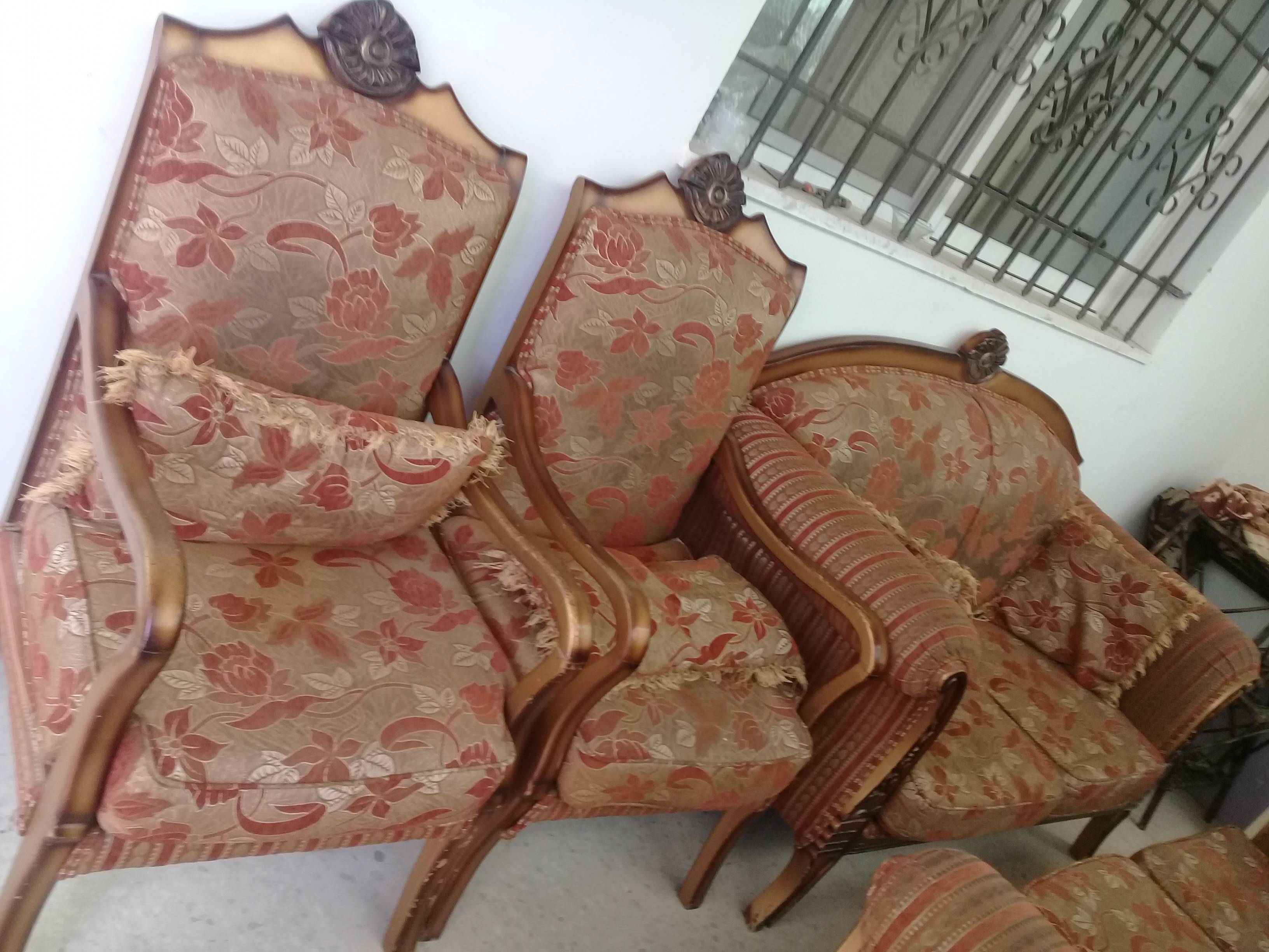 كنب زان ثقيل مصري 7مقاعد 0778079375
لا تنسَ أنك شاهدت هذا الإعلان في عنكبوت
بحالة ممتازة جدا...