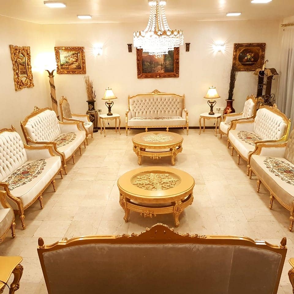 أطقم كنب كلاسيكية ملكية جديدة مصنعة من خشب الزان التركي                                            


	 				لا تنسَ أنك شاهدت هذا الإعلان في عنكبوت...