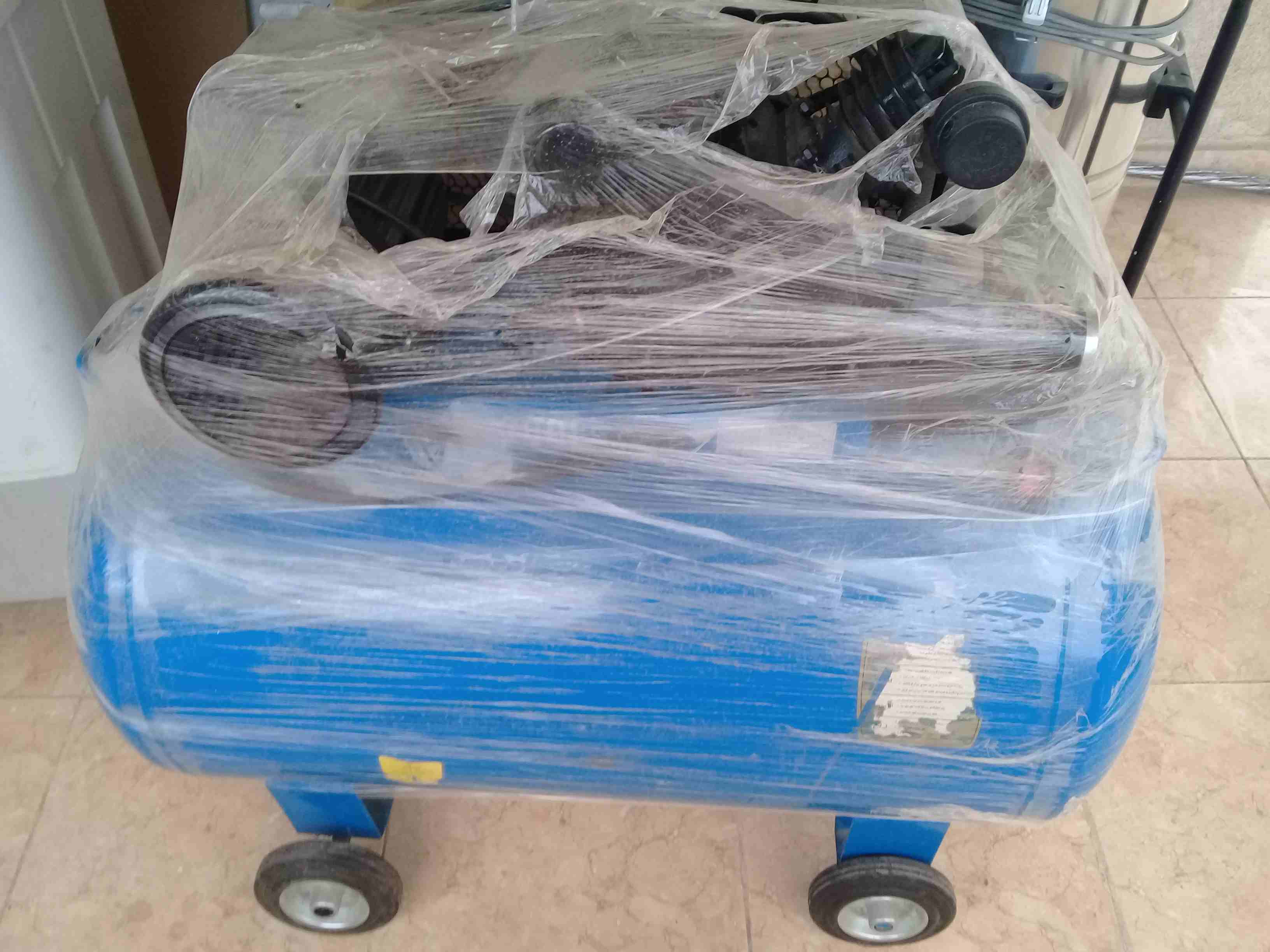 كمريسه هوا 200 لتر   هوفر شفط ثلاث روس جديد  بحال الوكاله كفاله شغاله للبيع بسعر                                            


	 				لا تنسَ أنك شاهدت هذا الإعلان في عنكبوت...