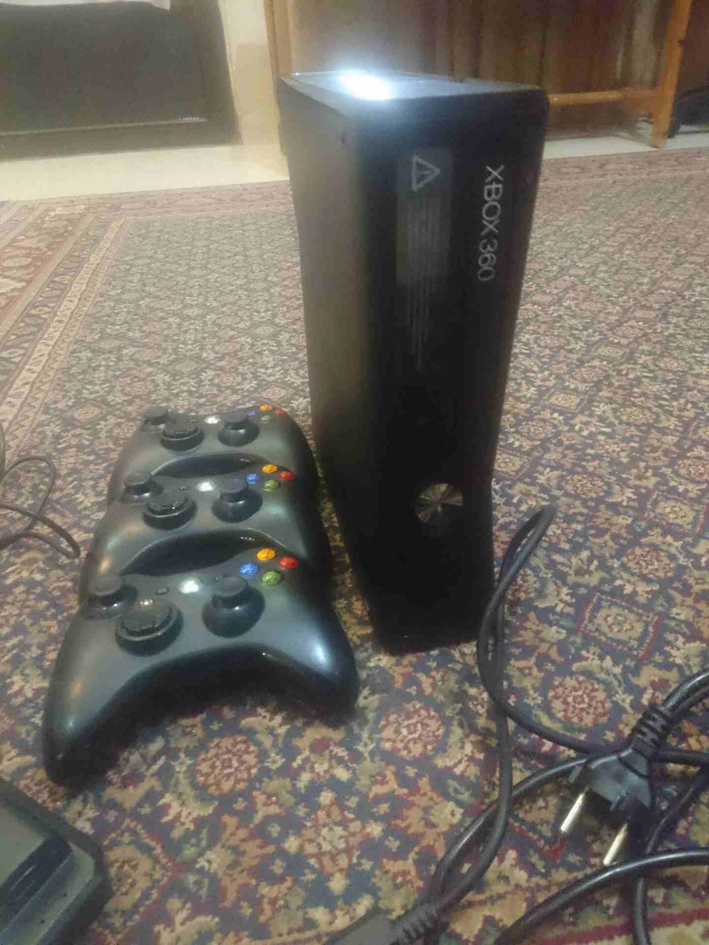 جهاز Xbox 360 معدل مع ثلاث ايادي واغارض كثيرة                                            


	 				لا تنسَ أنك شاهدت هذا الإعلان في عنكبوت            
	 				
                            جهاز Xbox 3...