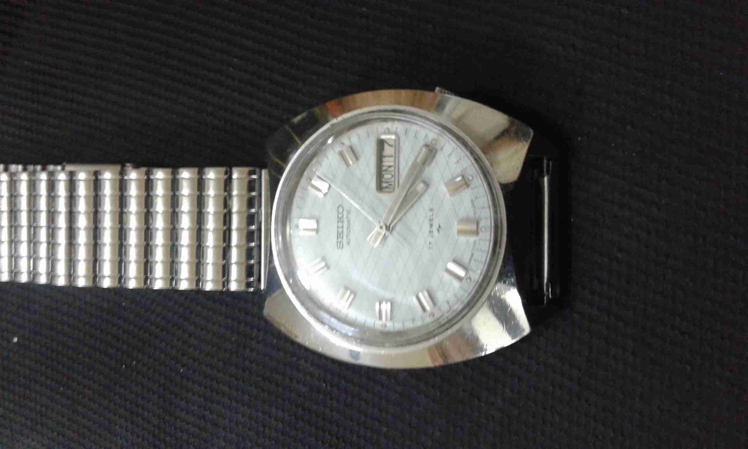 ساعة Seiko
لا تنسَ أنك شاهدت هذا الإعلان في عنكبوت
ساعة يابانية نوع Seiko .. اوتوماتيك .. لون...