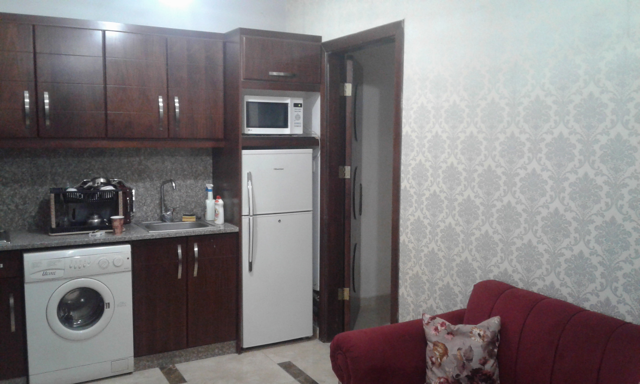 ستوديوهات مفروشه للإيجار اليومي. Full furnished studios for daily rent 35JDs
لا تنسَ أنك شاهدت هذا الإعلان في عنكبوت...