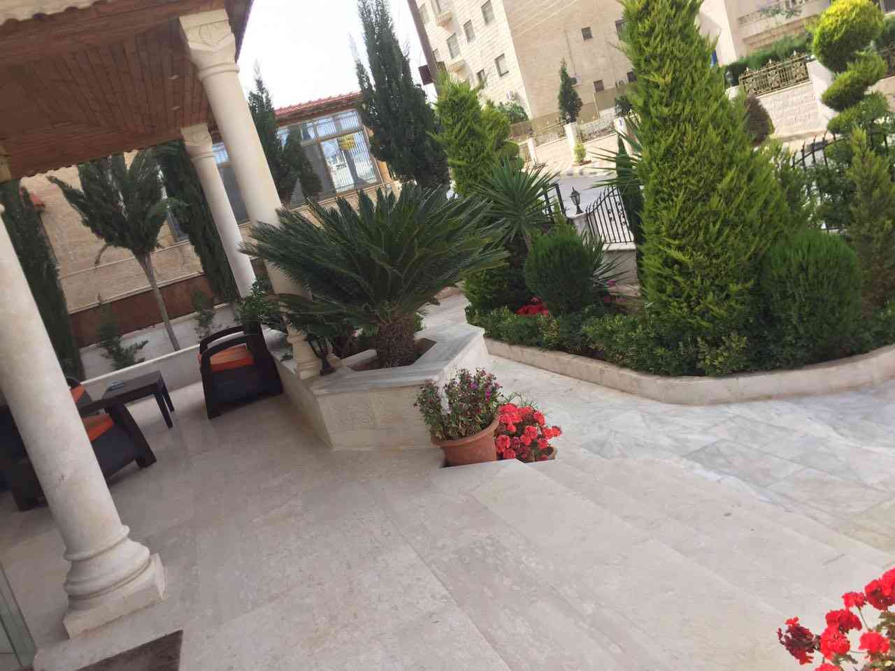 الجبيهه فيلا مستقله فخمه جدا جدا موقع مميز ارض 1050م بناء 650م
لا تنسَ أنك شاهدت هذا الإعلان في عنكبوت...