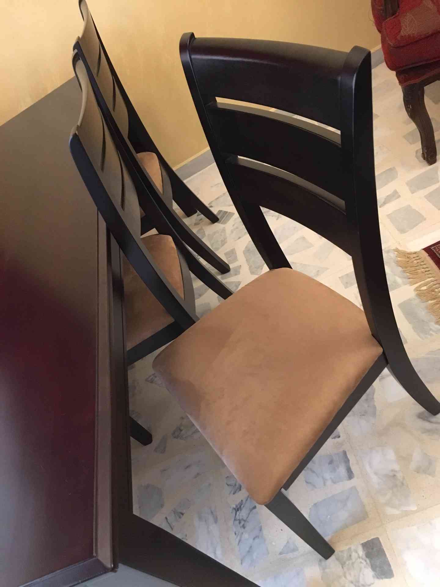 طاولة سفره                                            


	 				لا تنسَ أنك شاهدت هذا الإعلان في عنكبوت            
	 				
                                طاولة سفره مع ست كراسي من هوم سنتر استعمال...