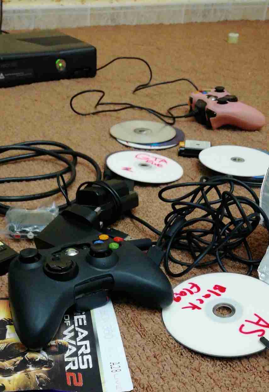 اكس بوكس 360                                            


	 				لا تنسَ أنك شاهدت هذا الإعلان في عنكبوت            
	 				
                                X BOX 360
-اربع ايدين
-معدله تعديل على ا...