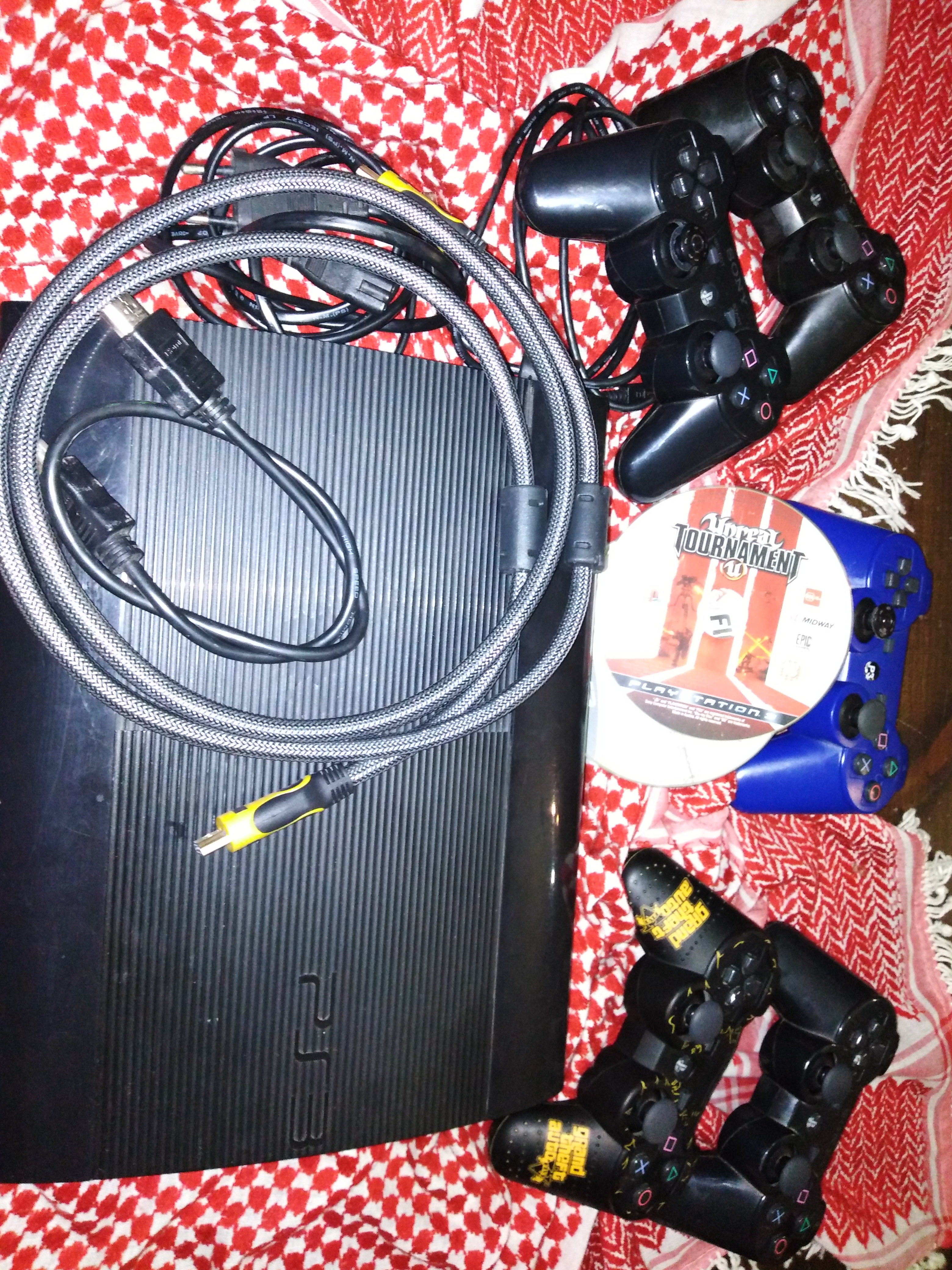 ps3 للبيع خمس أيادي وخمسين لعبه قابل للتفاوض بشيء بسيط                                            


	 				لا تنسَ أنك شاهدت هذا الإعلان في عنكبوت...