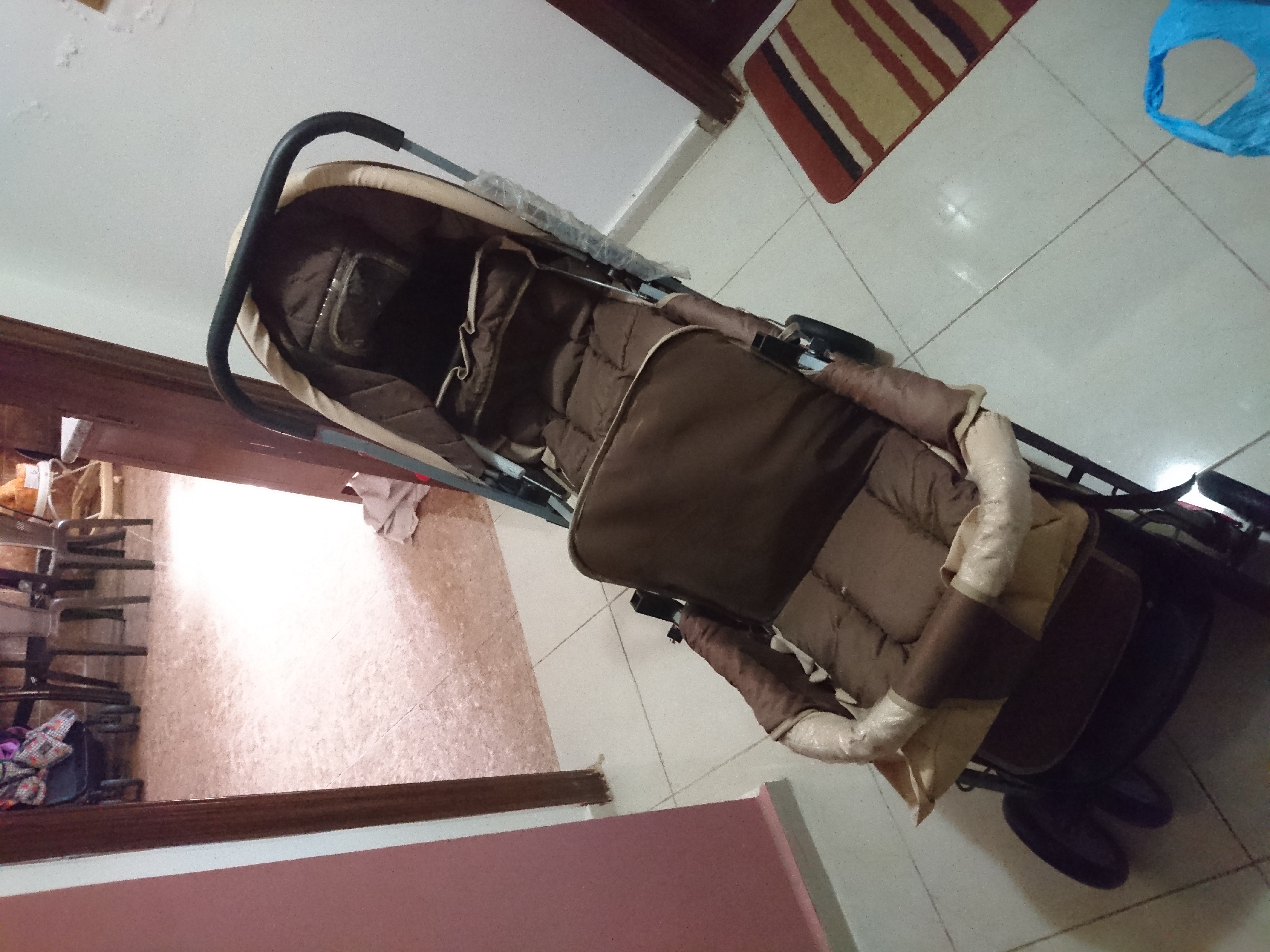 عربايه تونز بحاله الوكاله
لا تنسَ أنك شاهدت هذا الإعلان في عنكبوت
العربايه بحاله الوكاله
اسخ...