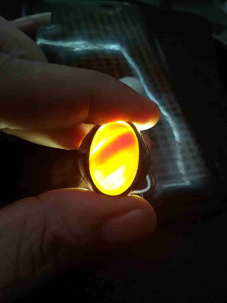 احجار كريمه اصليه
لا تنسَ أنك شاهدت هذا الإعلان في عنكبوت
خاتم عقيق رهيب قديم جدا جدا كان مخدوم...