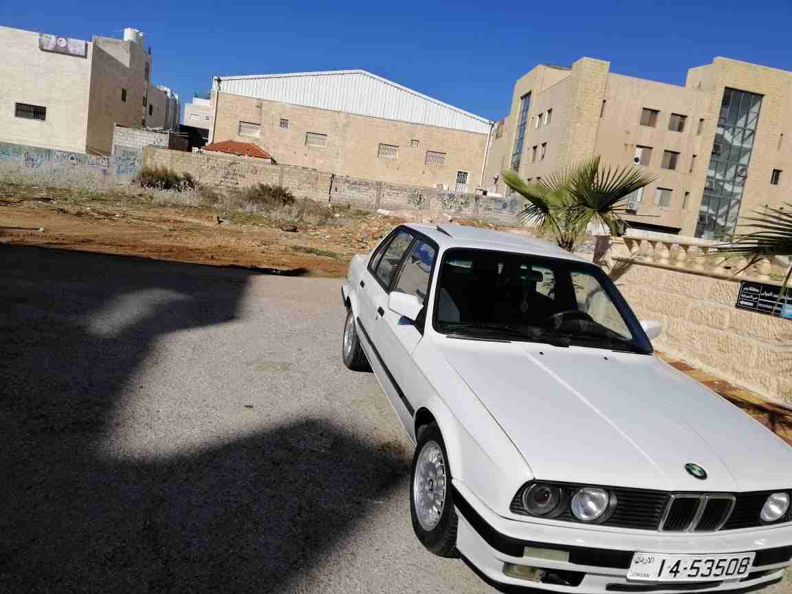 بي ام دبليو بوز نمر فحص كامل ستاندر موديل 1989 فل عدا الجير
لا تنسَ أنك شاهدت هذا الإعلان في عنكبوت...