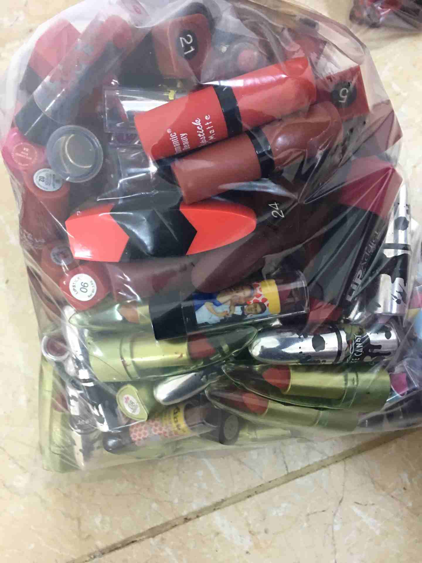 شررررررررروه بسسسسسعر حرررررررررررق
لا تنسَ أنك شاهدت هذا الإعلان في عنكبوت
شروه 500 قطعه مناكير...