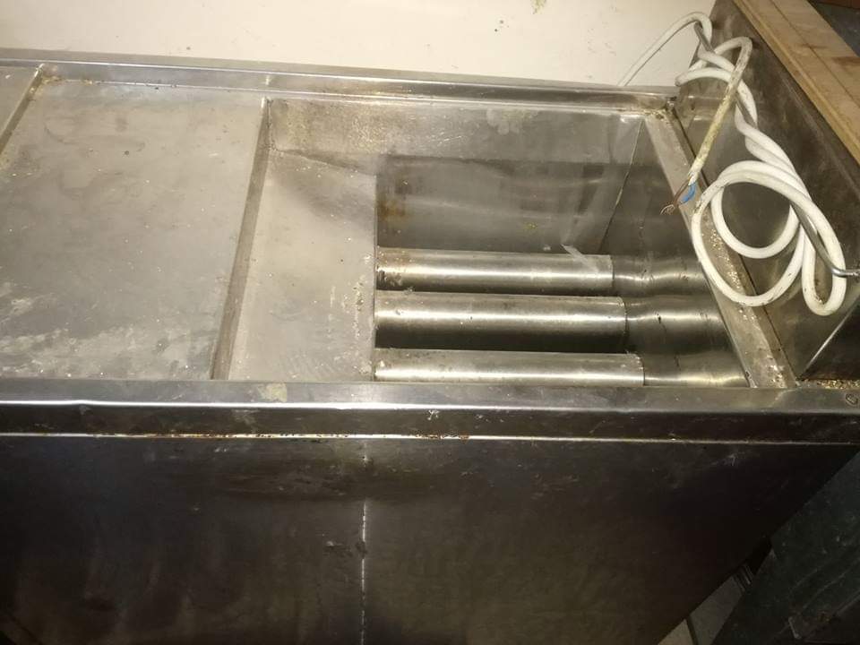 عدة طبخ وجرل ومقلى للبيع
لا تنسَ أنك شاهدت هذا الإعلان في عنكبوت
عدة طبخ افراح 2 حلل كبيرة ن...