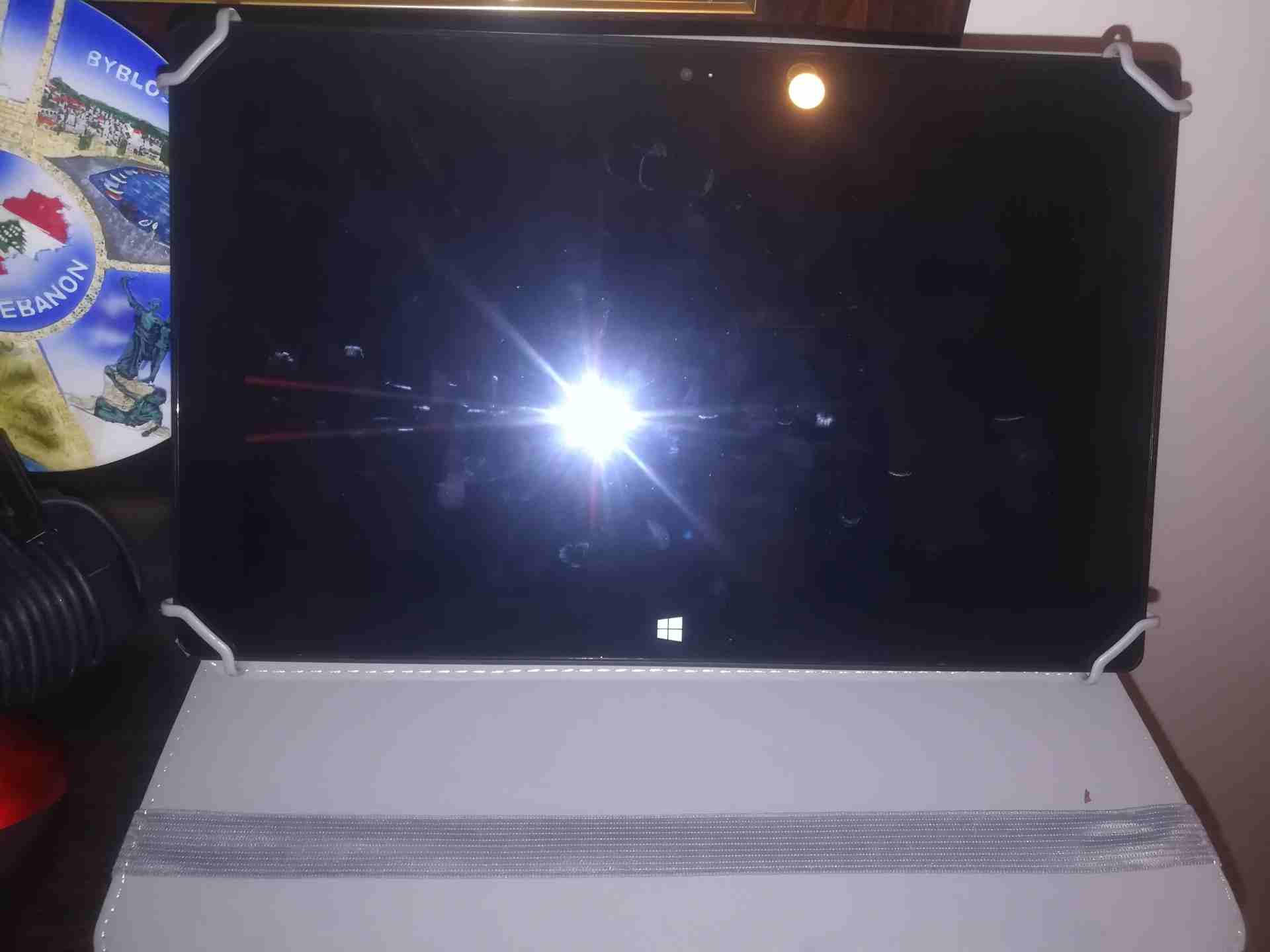surface windows Rt
لا تنسَ أنك شاهدت هذا الإعلان في عنكبوت
الجهاز بحاله جيده جدا مع الشاحن الاصلي...