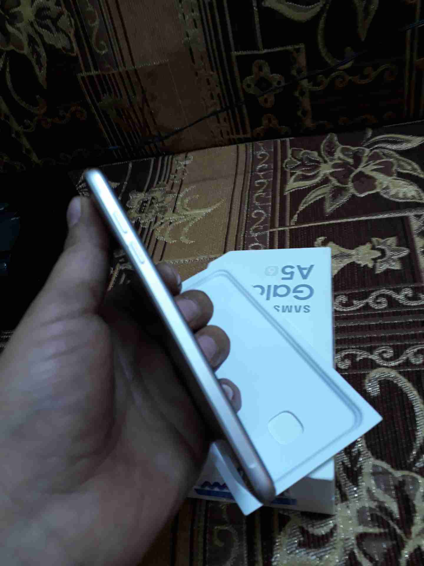 a5 بصمه 16جيجا
لا تنسَ أنك شاهدت هذا الإعلان في عنكبوت
بحالة الجديد بس يو جد شعر من الخلف...