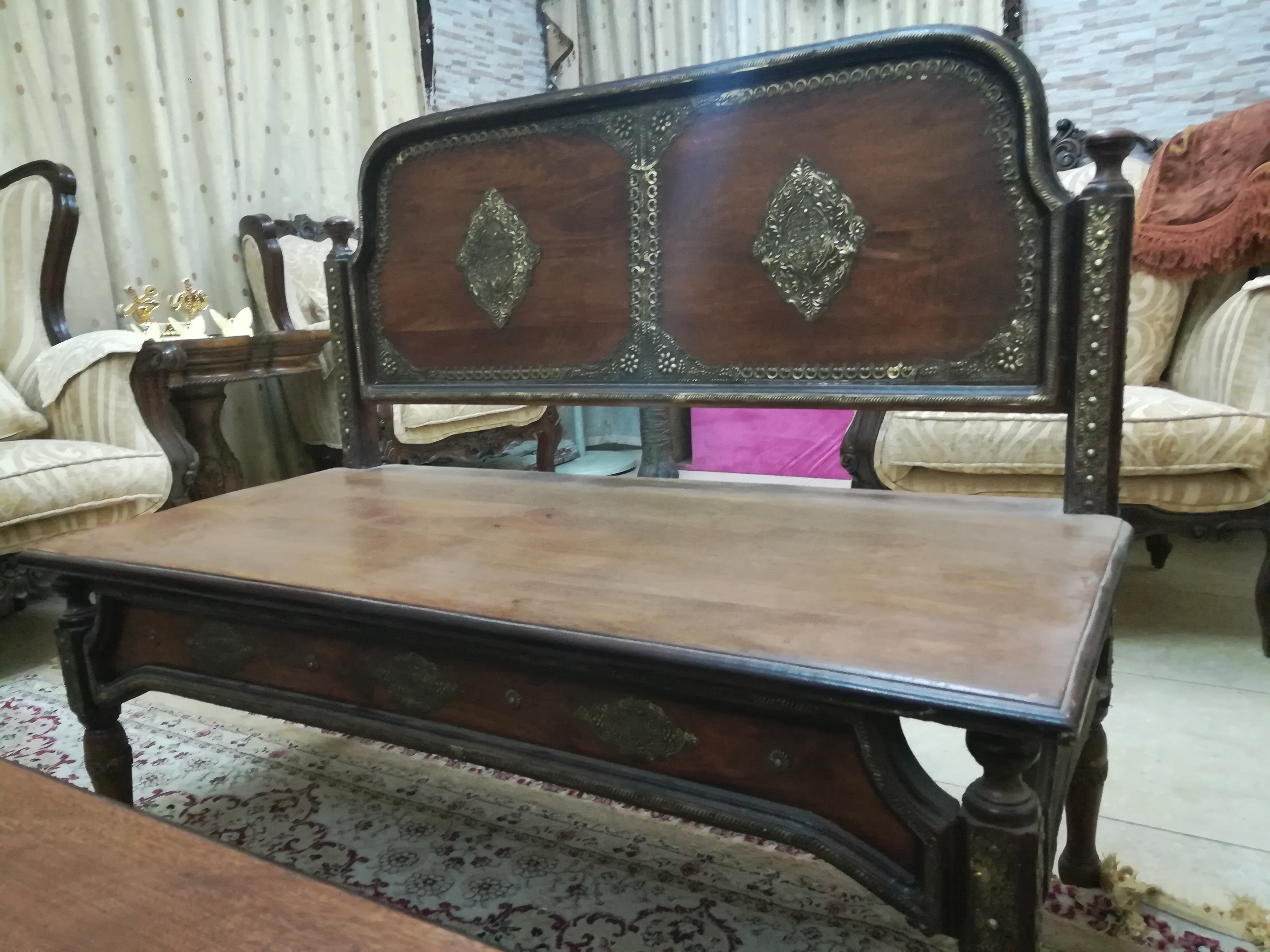 طقم هندي                                            


	 				لا تنسَ أنك شاهدت هذا الإعلان في عنكبوت            
	 				
                                طقم كنب هندي...
