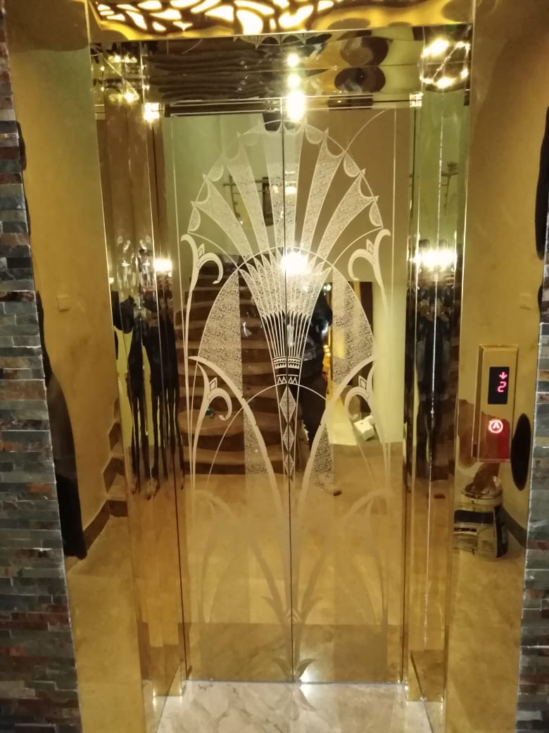 مصعد كهربائي راقي
لا تنسَ أنك شاهدت هذا الإعلان في عنكبوت
مصعد كهربائي ممتاز المواصفات
ماتور...