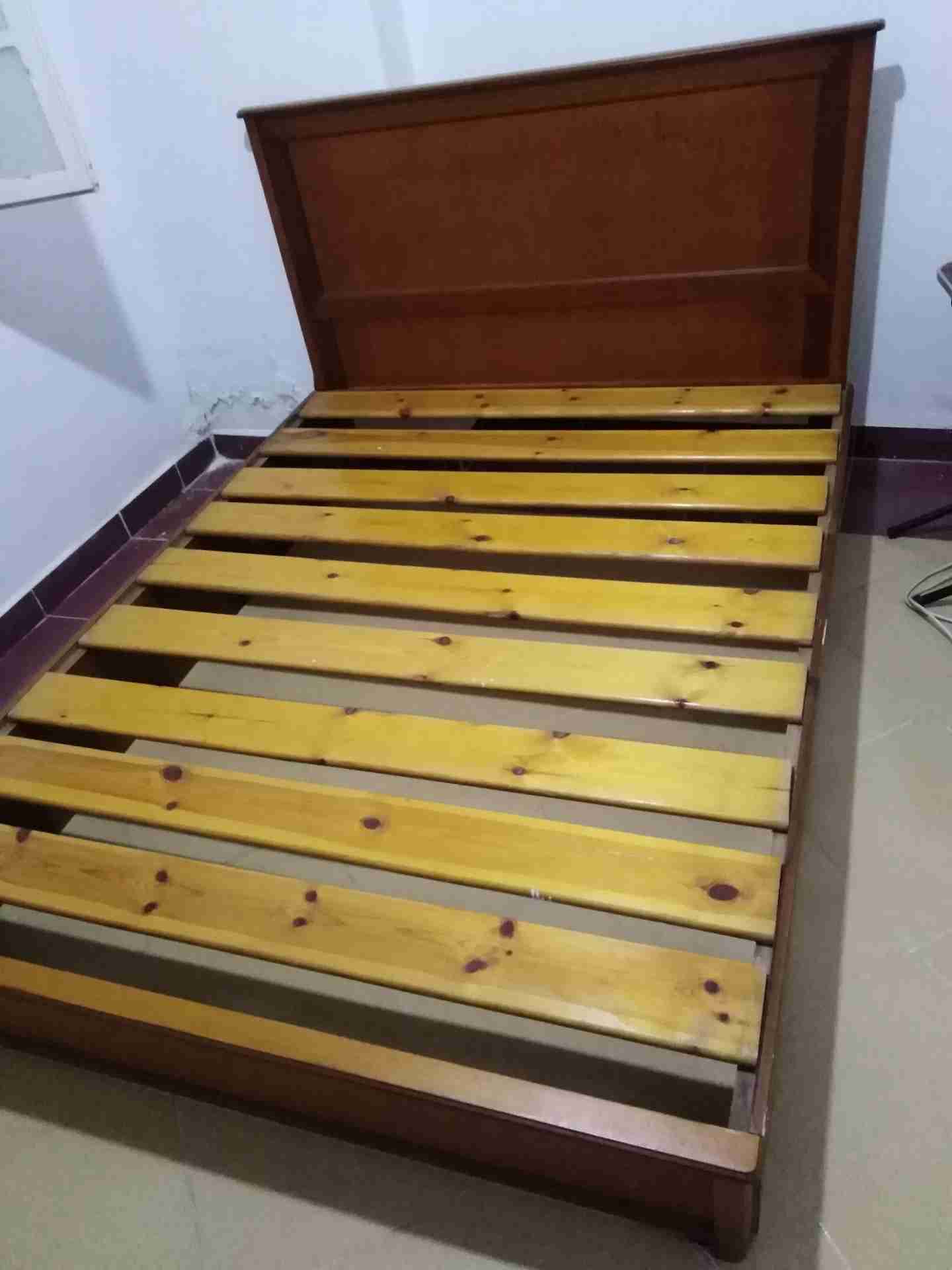 سرير بالملل عرض 160 سم
لا تنسَ أنك شاهدت هذا الإعلان في عنكبوت
سرير مستعمل بالملل 160 سم بحال...