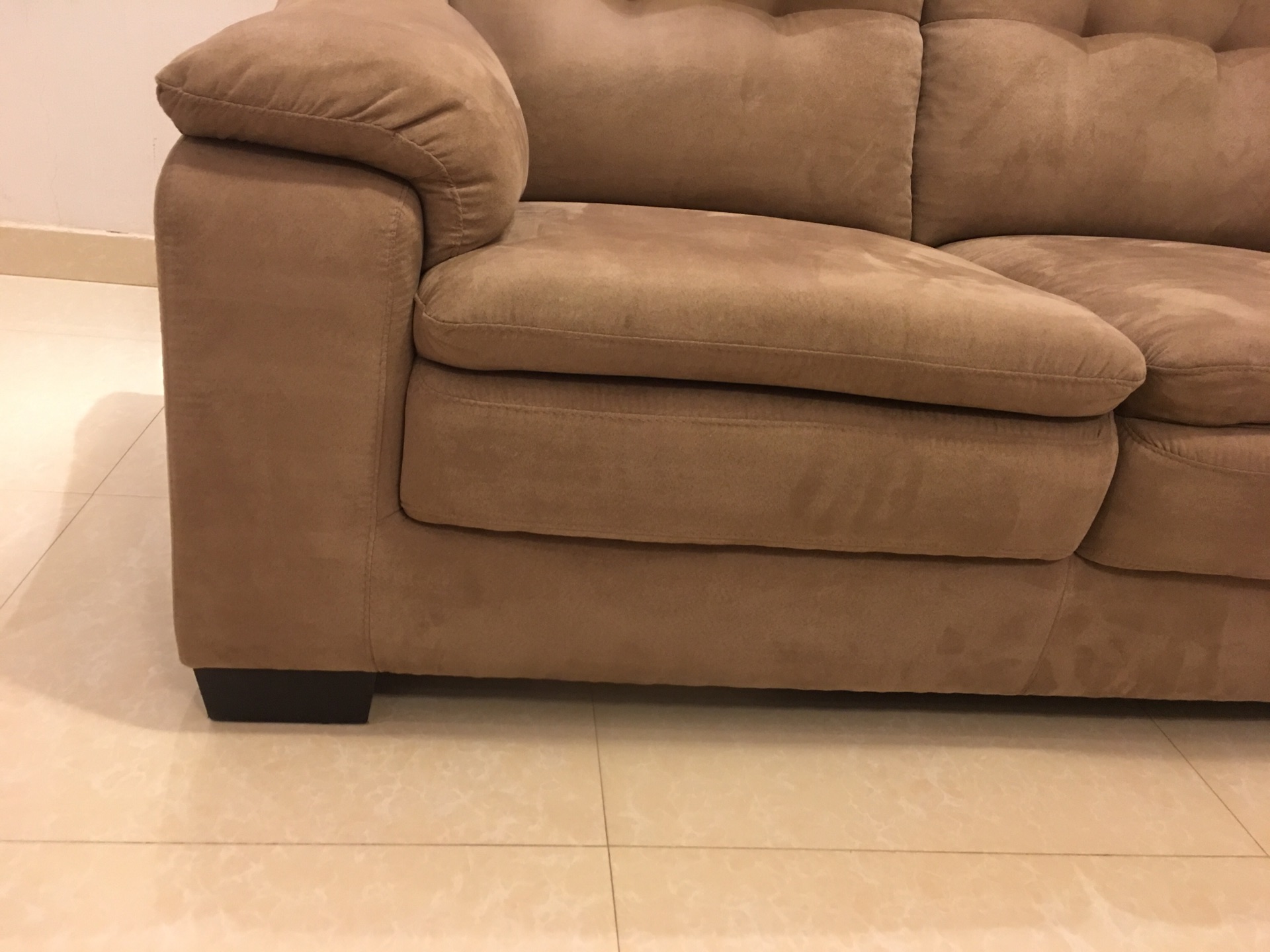 كنب مودرن مستورد راقي من شركة هوم سنتر
لا تنسَ أنك شاهدت هذا الإعلان في عنكبوت
السلام عليكم و...