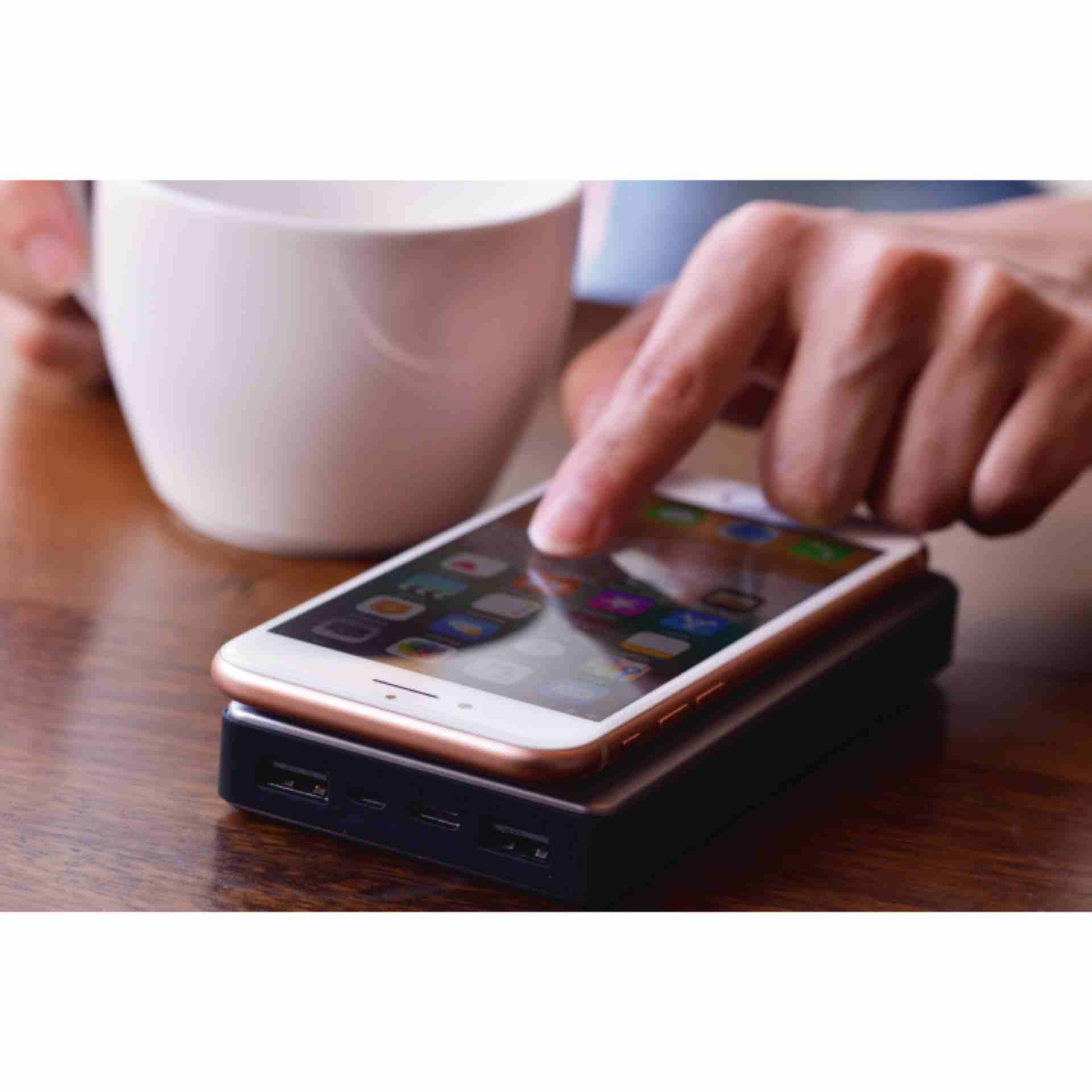 باور بانك من شركة Energizer                                            


	 				لا تنسَ أنك شاهدت هذا الإعلان في عنكبوت            
	 				
                                شاحن لاسلكي مع بطاريه متن...