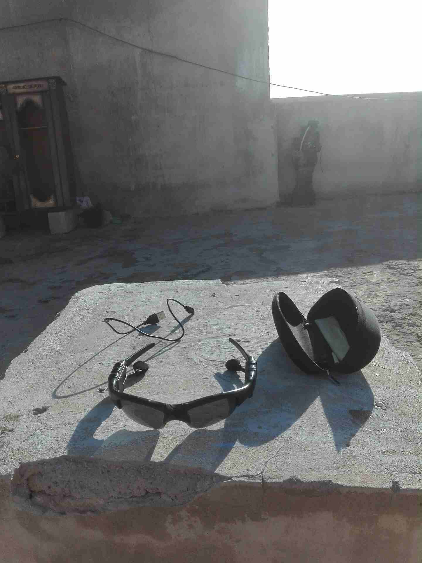 نظارة بلوتوث للقياده الامنه
لا تنسَ أنك شاهدت هذا الإعلان في عنكبوت
نظارة مع سماعتين بلوتوث للقيا...