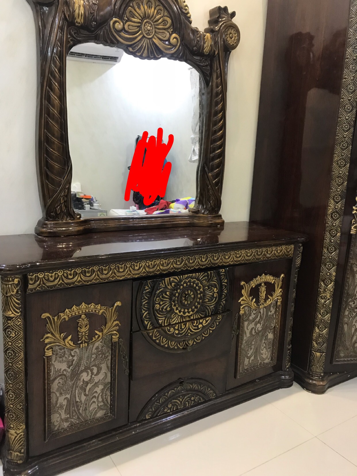 اثاث للبيع ( دولاب ملابس   تسريحة )                                            


	 				لا تنسَ أنك شاهدت هذا الإعلان في عنكبوت            
	 				
                                للبيع دولاب ملابس...